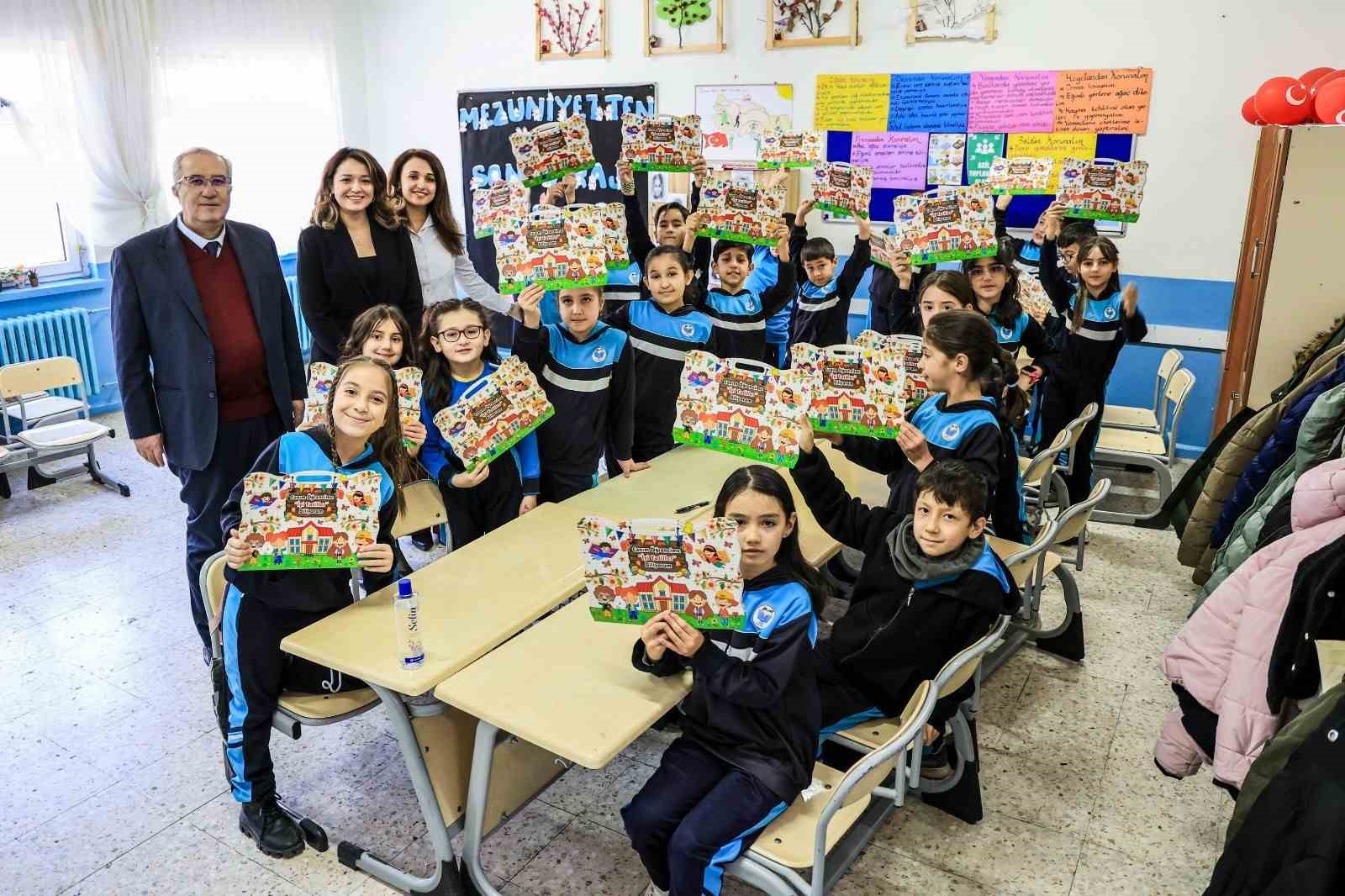 Başkan Arslan öğrencilerin karne sevincine ortak oldu
