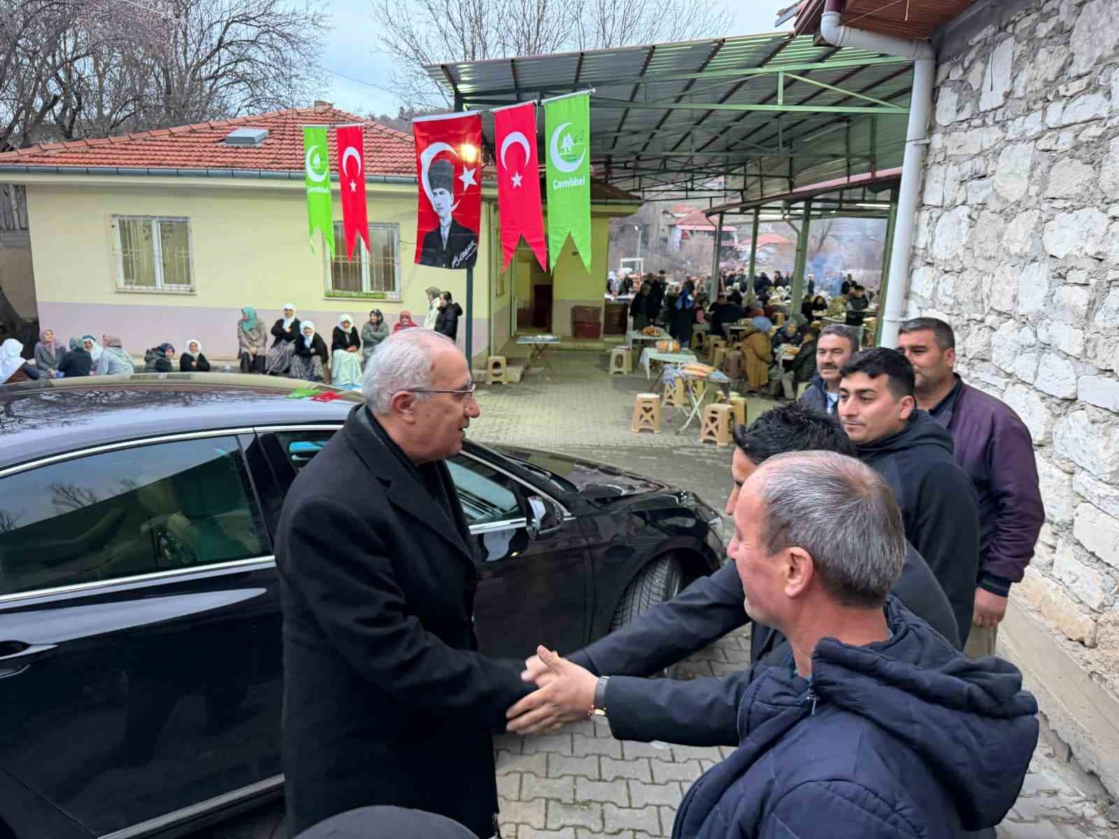 Başkan Arslan son iftarda Çamlıbel gençlerinin gönül sofrasına konuk oldu
