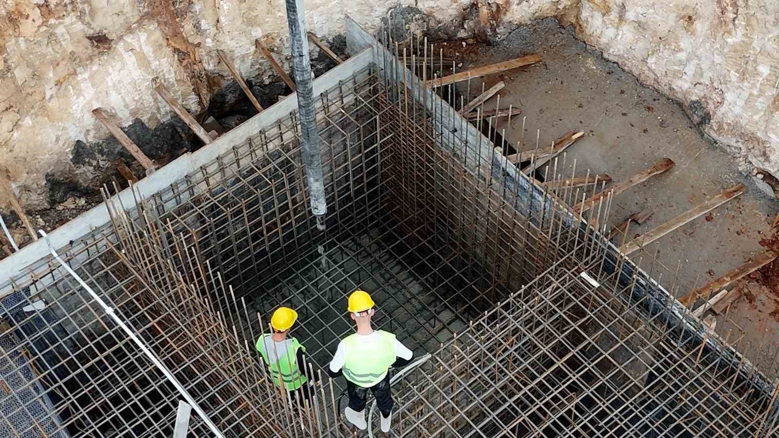 Başkan Aydın’dan Osmangazi’ye çifte hizmet
Başkan Aydın’dan Osmangazi’ye çifte hizmet