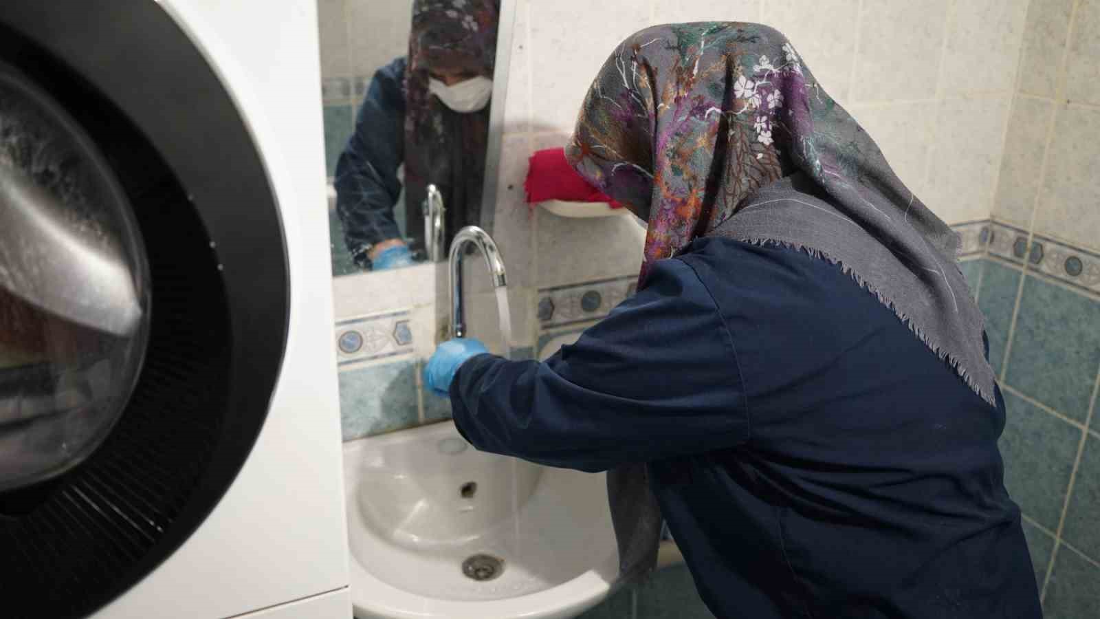 Başkan Balaban talimat verdi yaşlı kadının evi pırıl pırıl yapıldı
