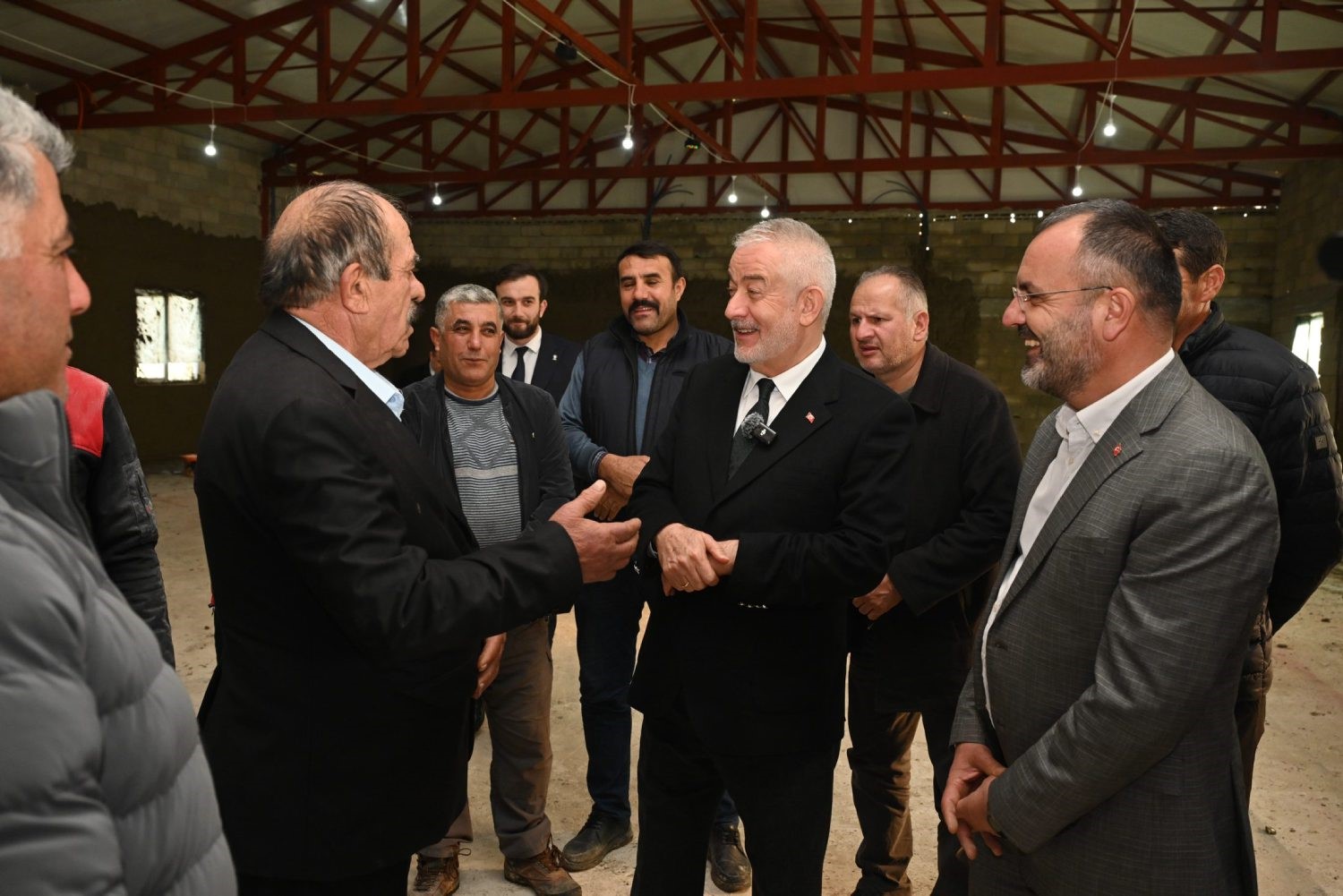 Başkan Başdeğirmen: "Belediye olarak her yerde varız"
Başkan Başdeğirmen: "Belediye olarak her yerde varız"