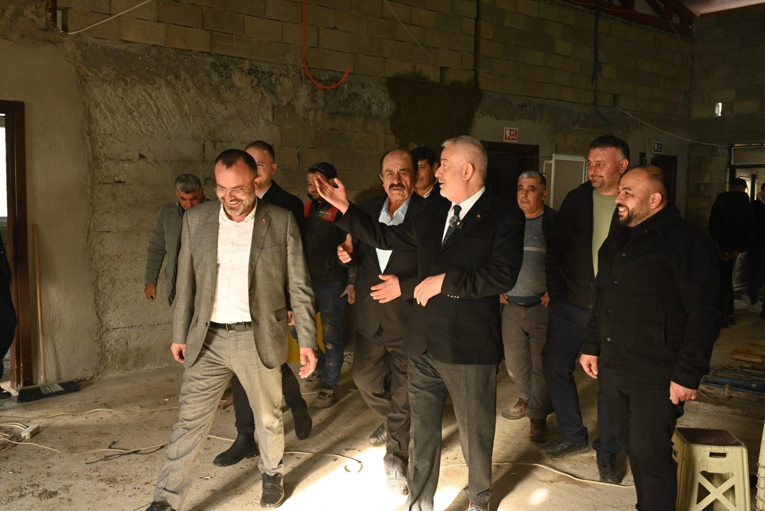 Başkan Başdeğirmen: "Belediye olarak her yerde varız"
Başkan Başdeğirmen: "Belediye olarak her yerde varız"