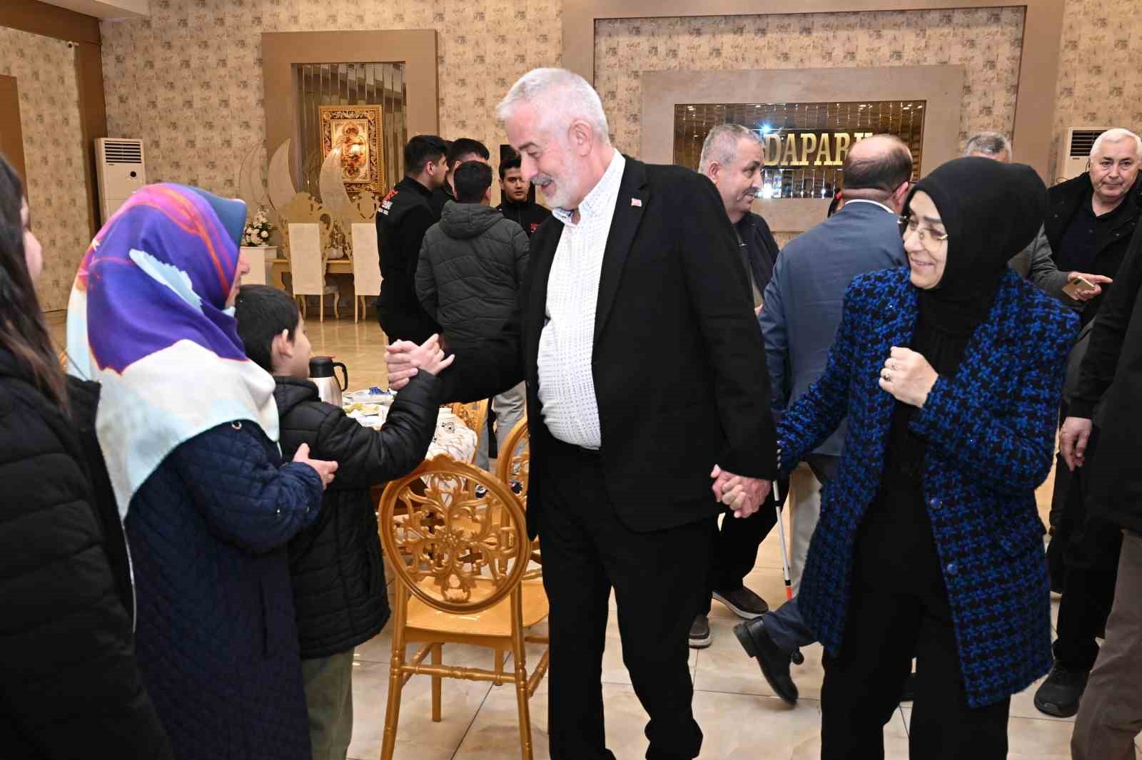 Başkan Başdeğirmen, çocuklarla iftarda buluştu
Başkan Başdeğirmen, çocuklarla iftarda buluştu