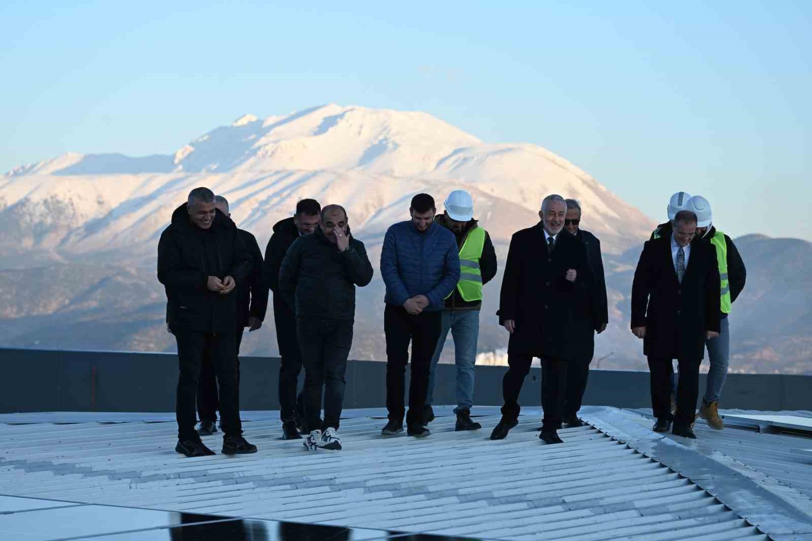 Başkan Başdeğirmen: "En önemli yatırımlarımızdan birisi GES"
Başkan Başdeğirmen: "En önemli yatırımlarımızdan birisi GES"