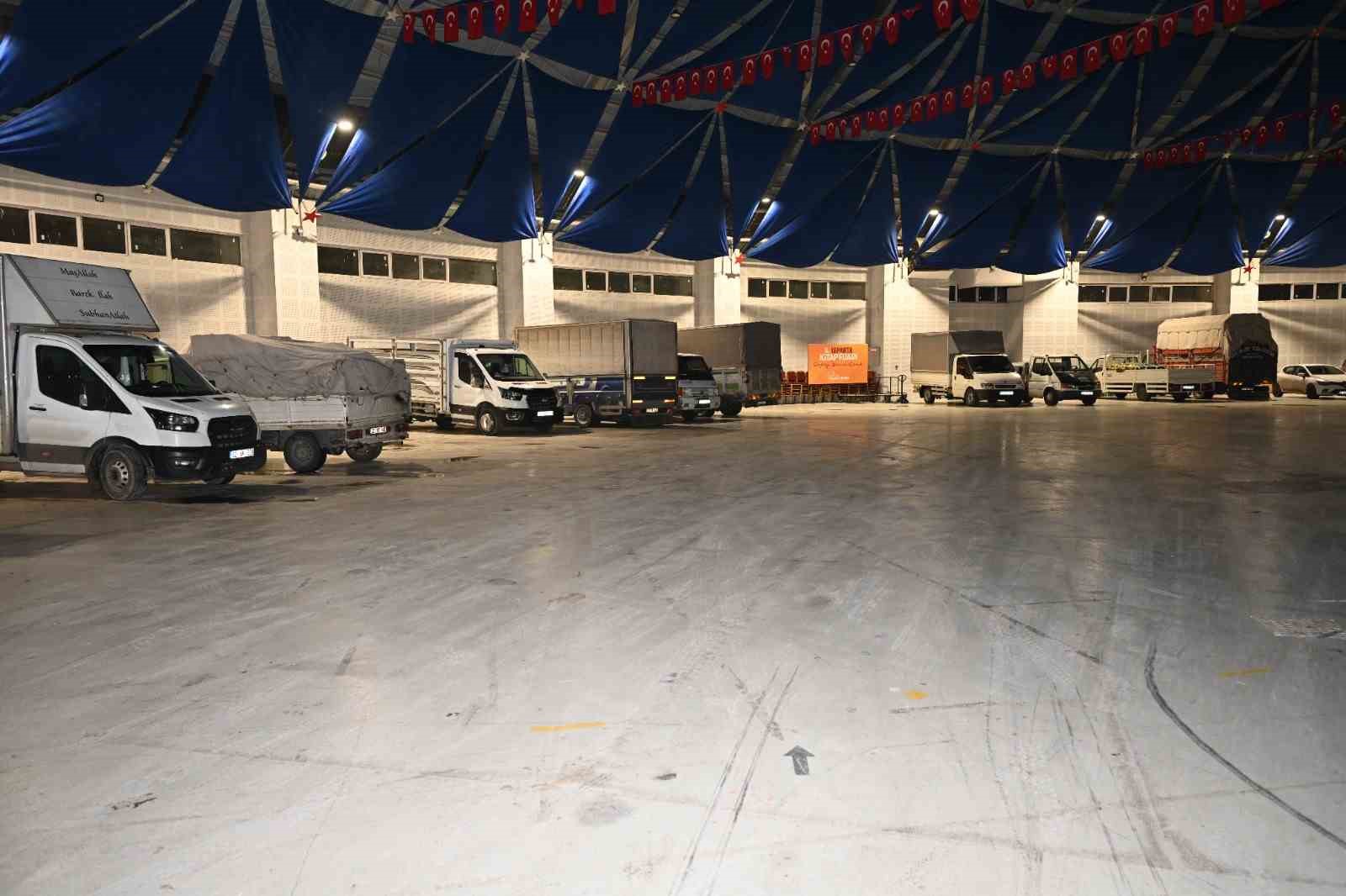 Başkan Başdeğirmen soğuk havalara karşı pazarcı esnafına Gökkubbe Fuar Alanı’nı açtı
