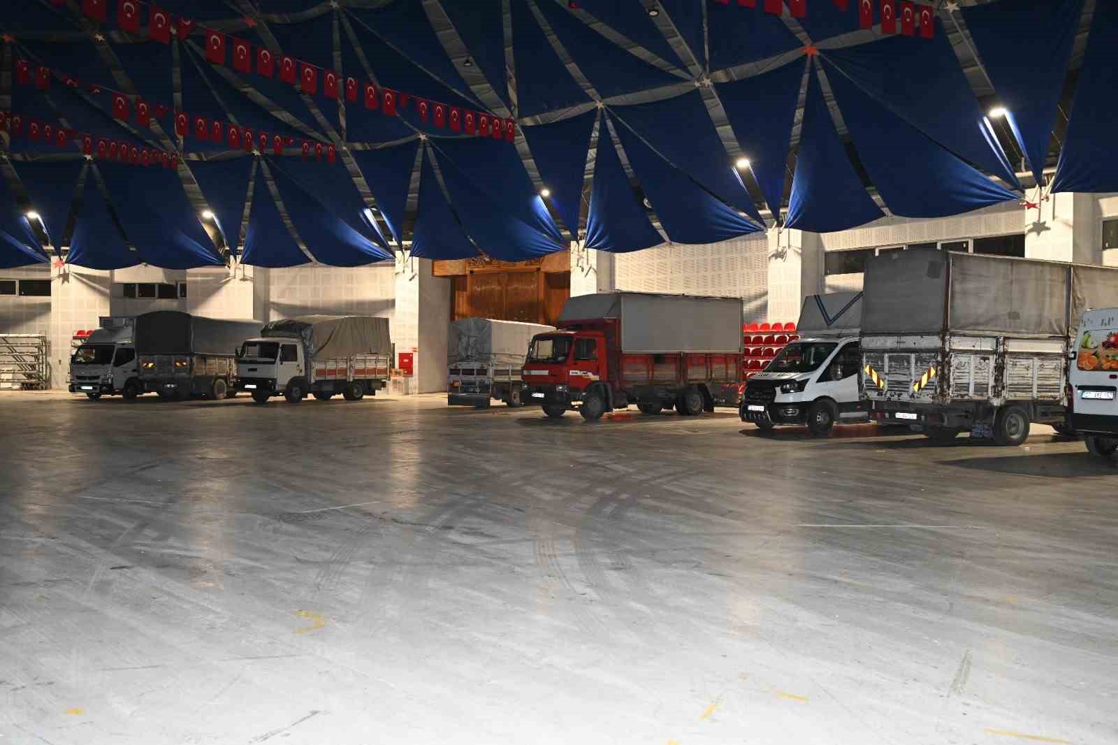 Başkan Başdeğirmen soğuk havalara karşı pazarcı esnafına Gökkubbe Fuar Alanı’nı açtı
