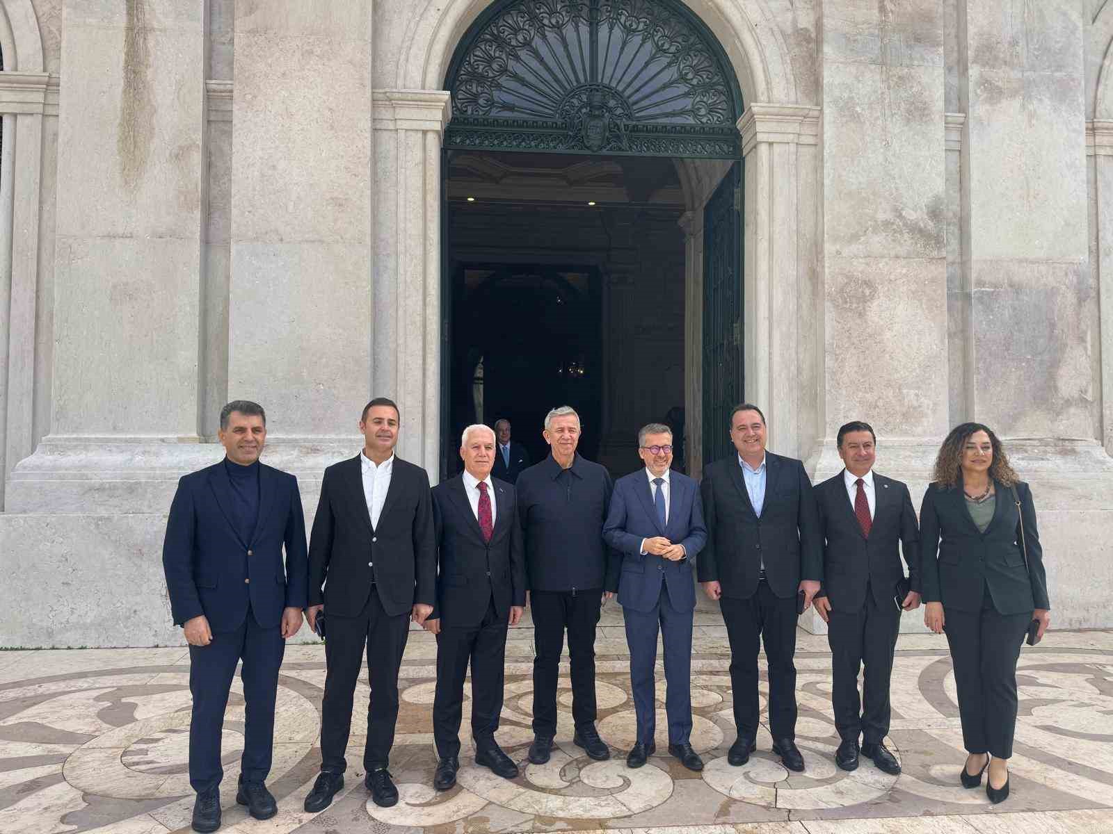 Başkan Bozbey Avrupa’da tarihi kent modelini inceledi
