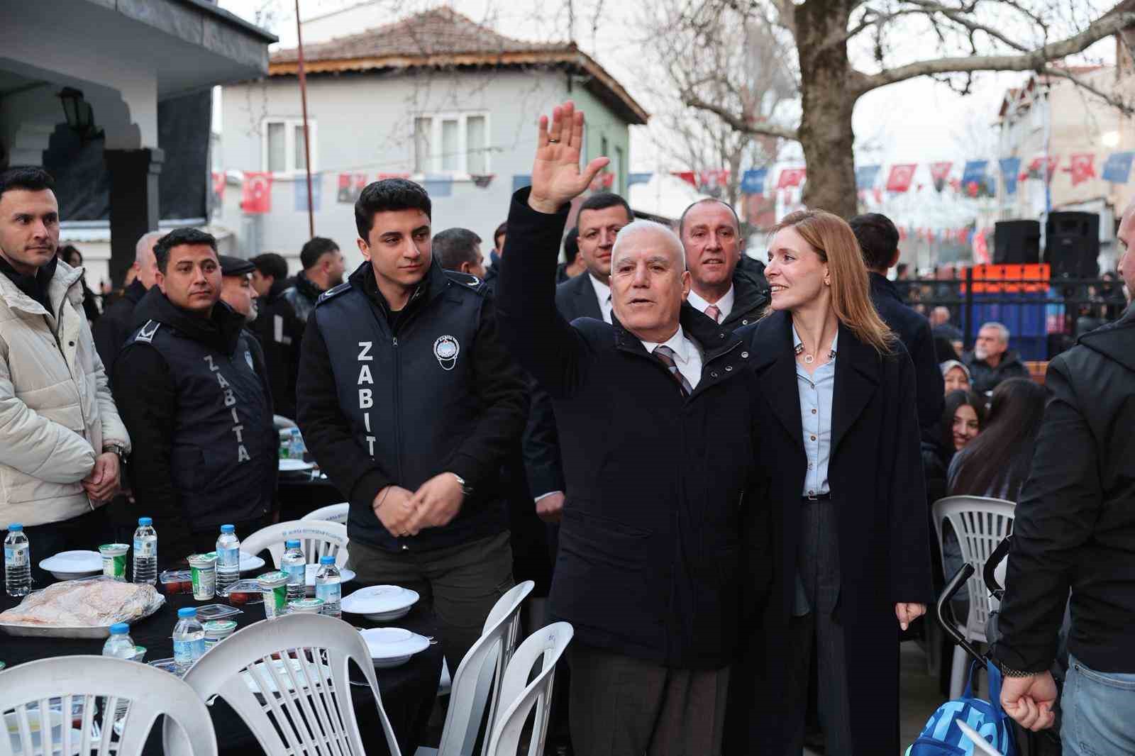 Başkan Bozbey kendi mahallesinde komşularıyla iftar yaptı
