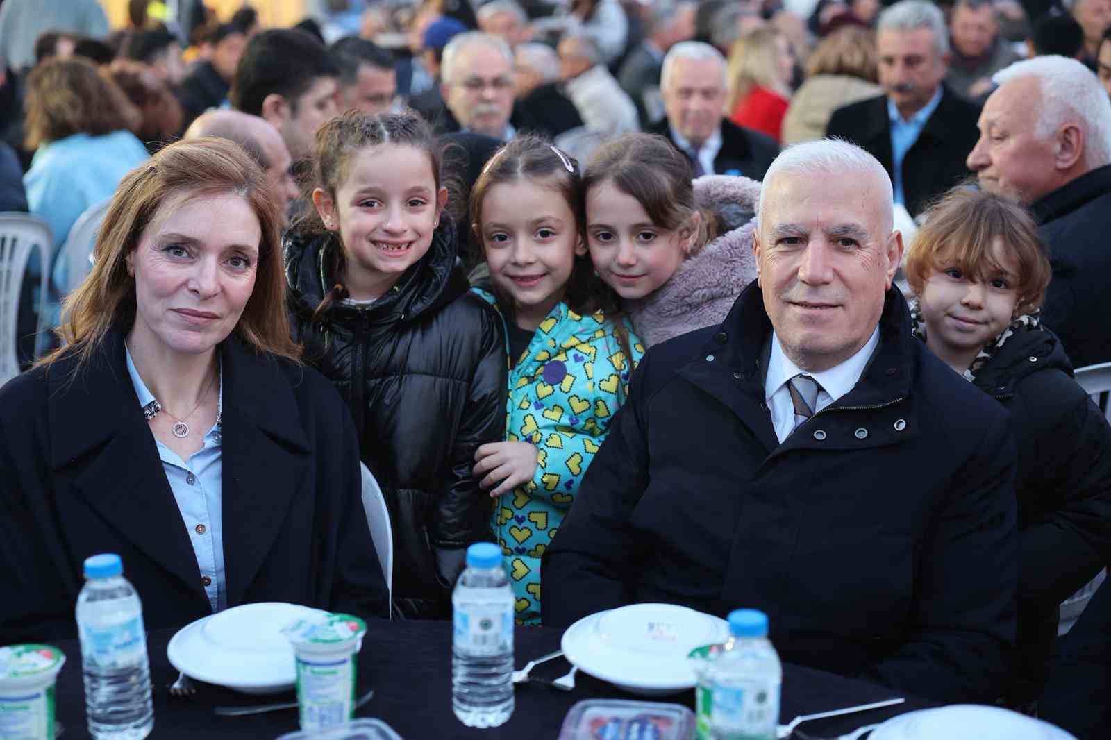 Başkan Bozbey kendi mahallesinde komşularıyla iftar yaptı
