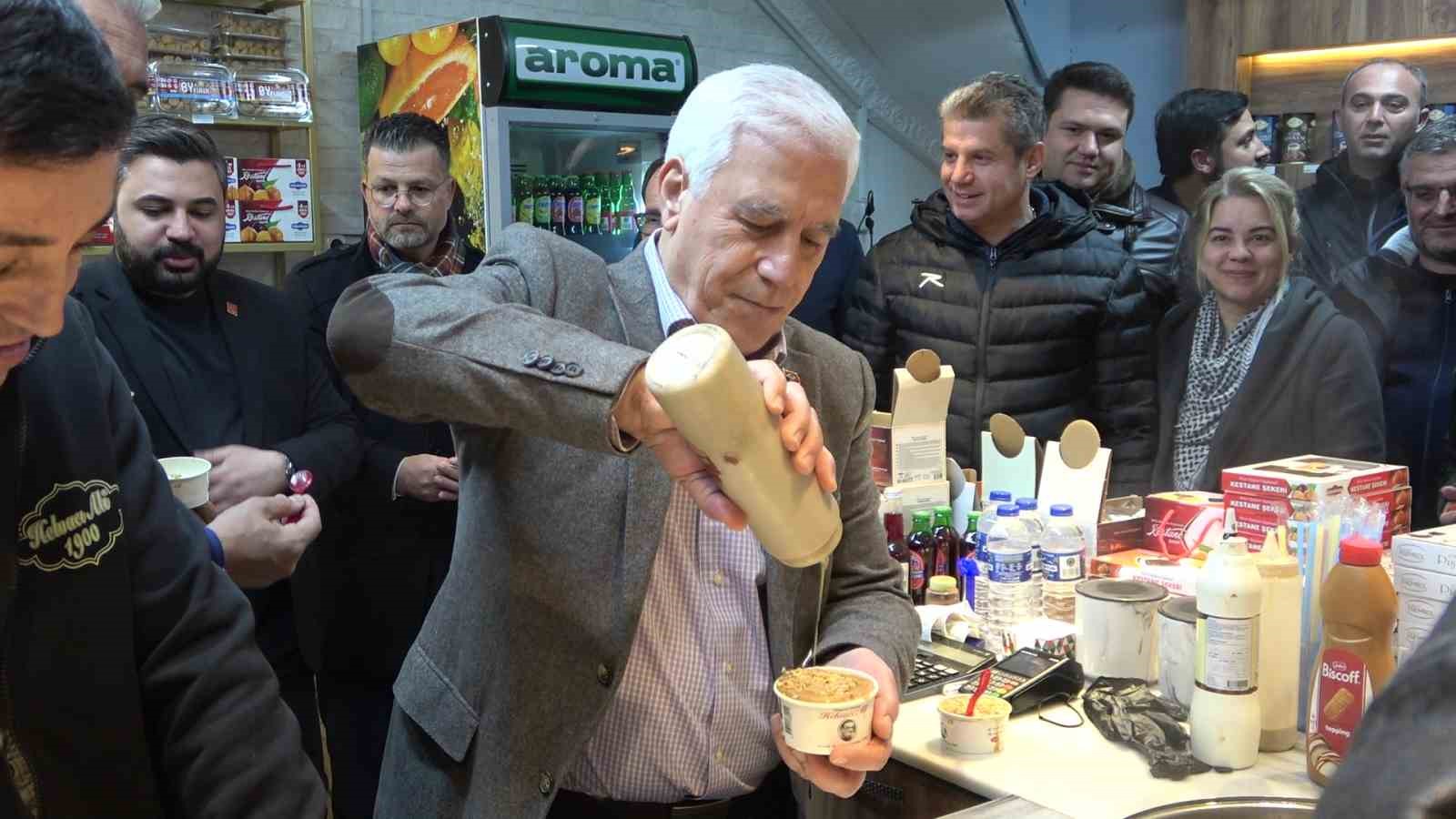 Başkan Bozbey sahurda vatandaşlarla buluştu, tarihi fırınlarda tahinli pide ve simit dağıttı
Başkan Bozbey sahurda vatandaşlarla buluştu, tarihi fırınlarda tahinli pide ve simit dağıttı