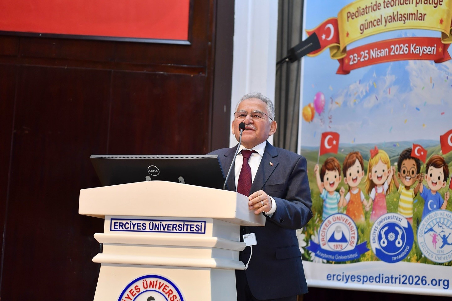 Başkan Büyükkılıç, 11. Erciyes Pediatri Akademisi Kongresi’nde hekimlerle buluştu
