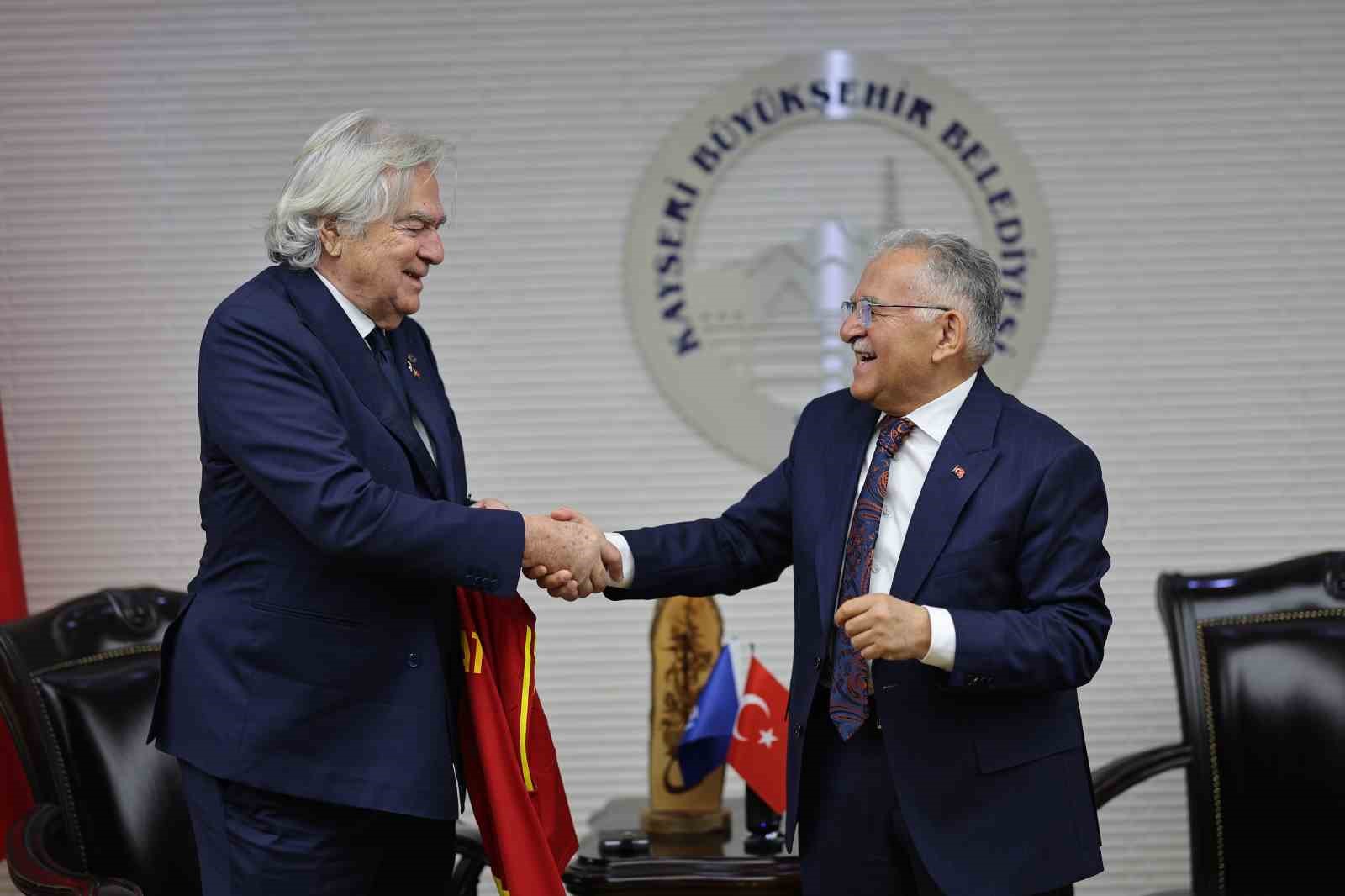 Başkan Büyükkılıç, ACES heyetini ağırladı
