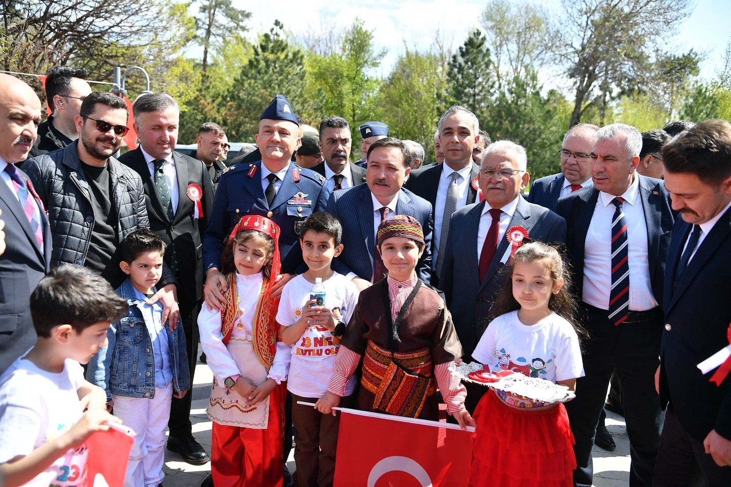 Başkan Büyükkılıç, çocukların bayram sevincine ortak oldu
