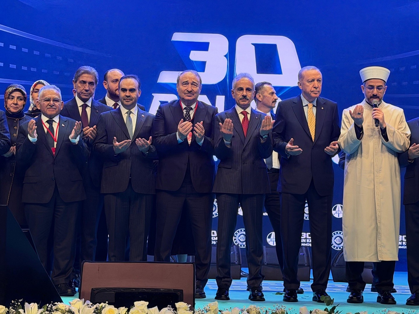 Başkan Büyükkılıç, Cumhurbaşkanı Erdoğan ile 30 Bin km Bölünmüş Yol Töreni’nde görüştü
Başkan Büyükkılıç, Cumhurbaşkanı Erdoğan ile 30 Bin km Bölünmüş Yol Töreni’nde görüştü