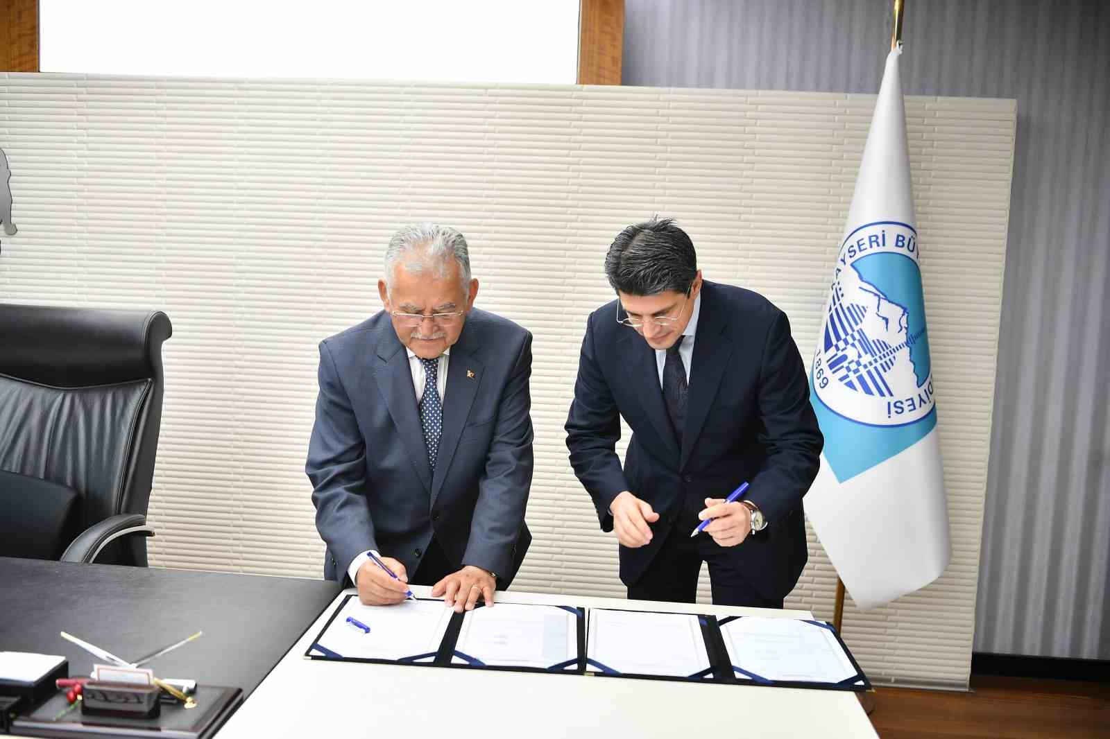 Başkan Büyükkılıç, Erciyes’te Türkiye’nin en uzun ve en iddialı dağ kızağı tesisi için imzayı attı
