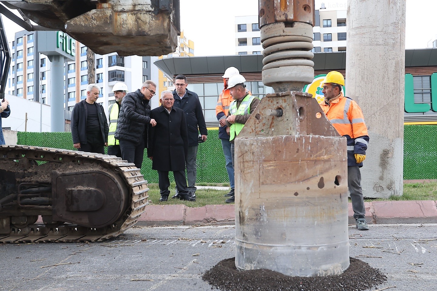 Başkan Büyükkılıç, Kartal Katlı Kavşağı Projesi’ni sahada inceledi
