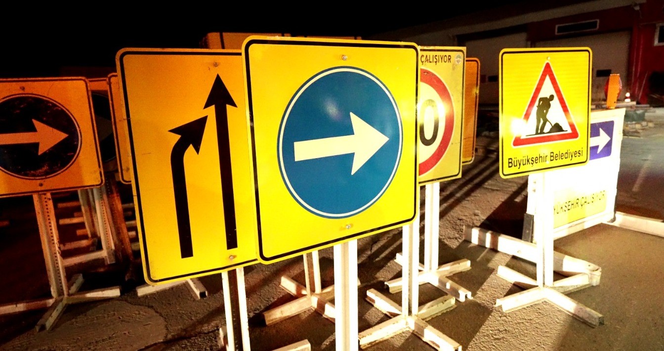 Başkan Büyükkılıç: "Kartal Kavşağı’nda gece yarısı start verildi"
