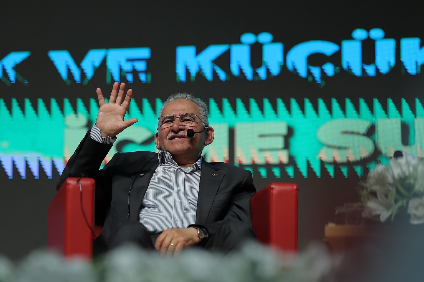 Başkan Büyükkılıç, Kayseri Üniversitesi’nde gençlerle buluştu
Başkan Büyükkılıç, Kayseri Üniversitesi’nde gençlerle buluştu