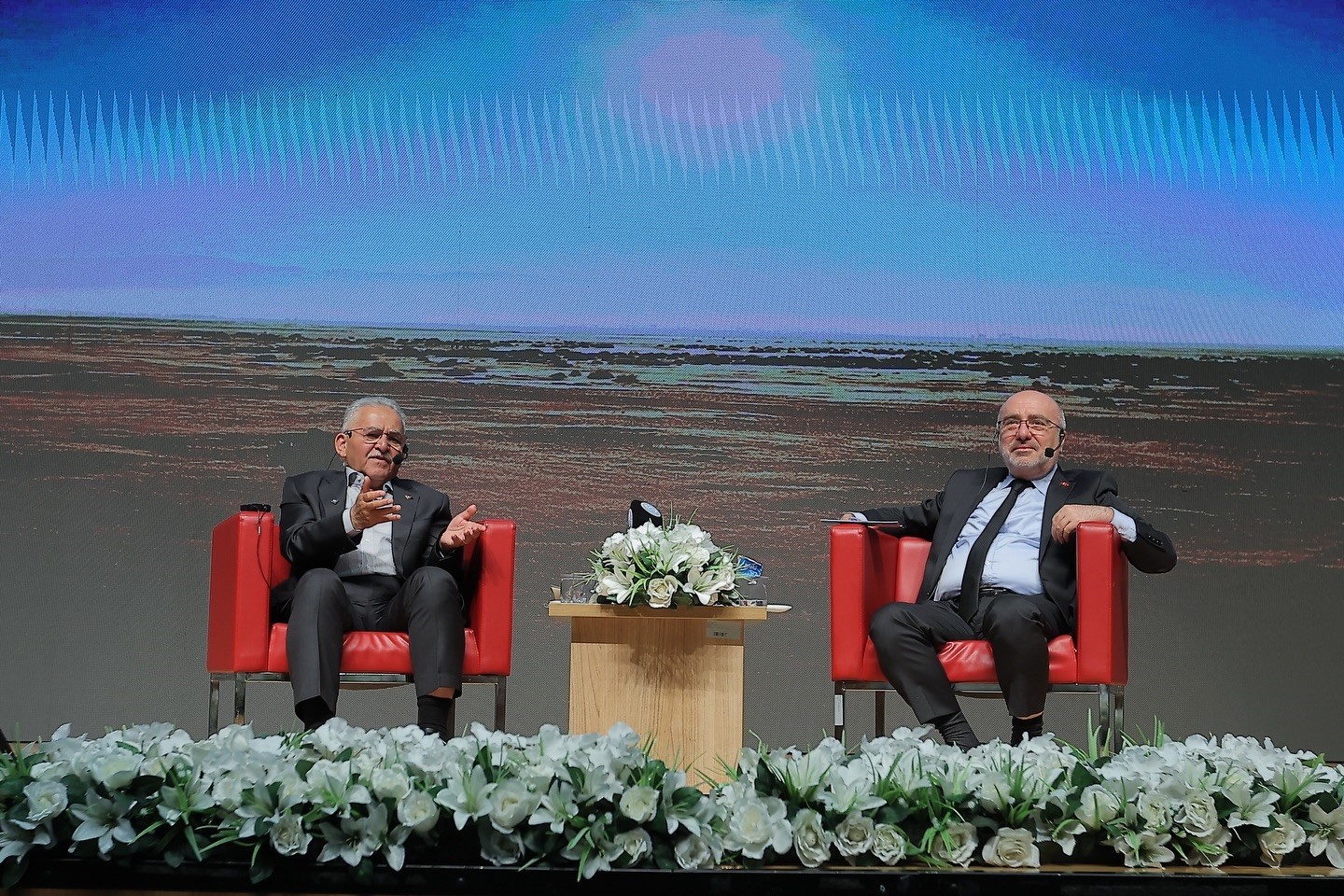 Başkan Büyükkılıç, Kayseri Üniversitesi’nde gençlerle buluştu
Başkan Büyükkılıç, Kayseri Üniversitesi’nde gençlerle buluştu