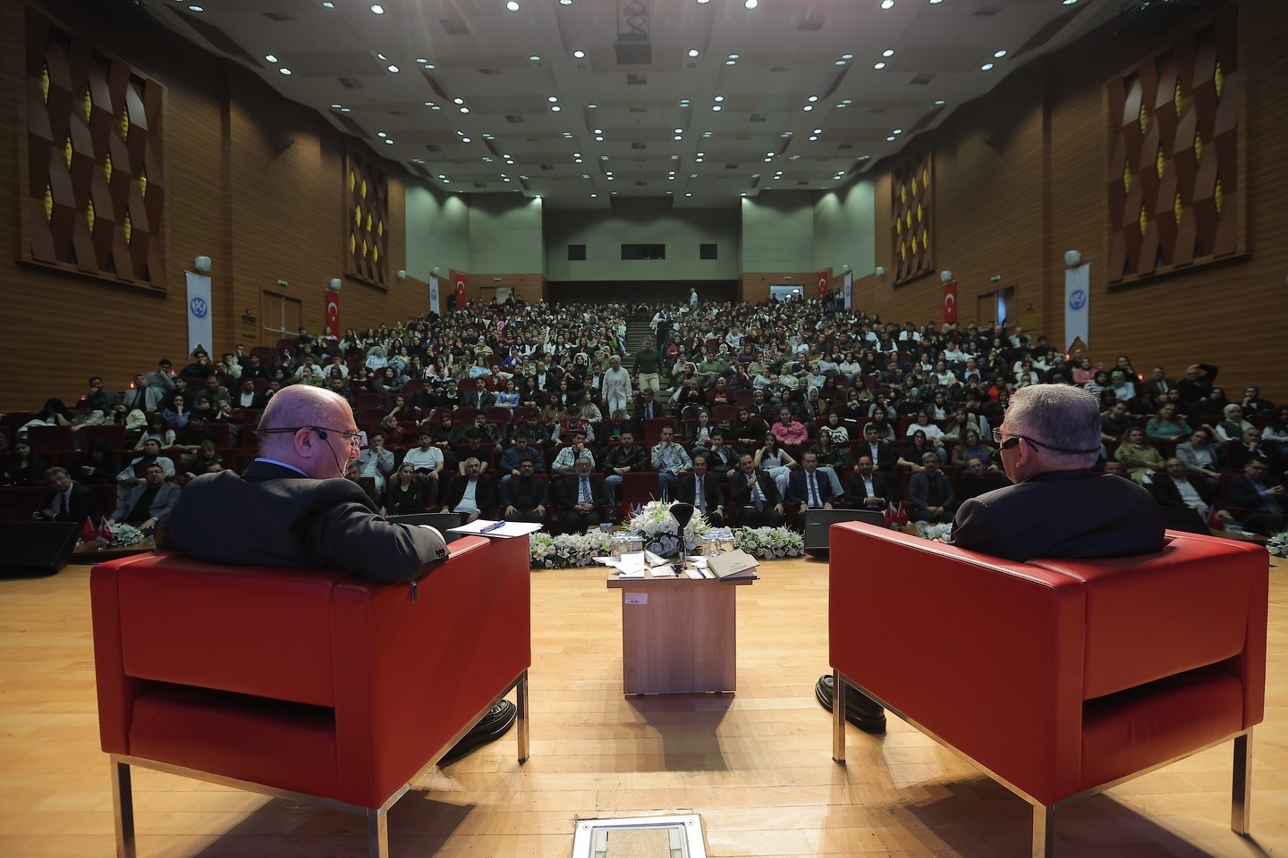 Başkan Büyükkılıç, Kayseri Üniversitesi’nde gençlerle buluştu
Başkan Büyükkılıç, Kayseri Üniversitesi’nde gençlerle buluştu