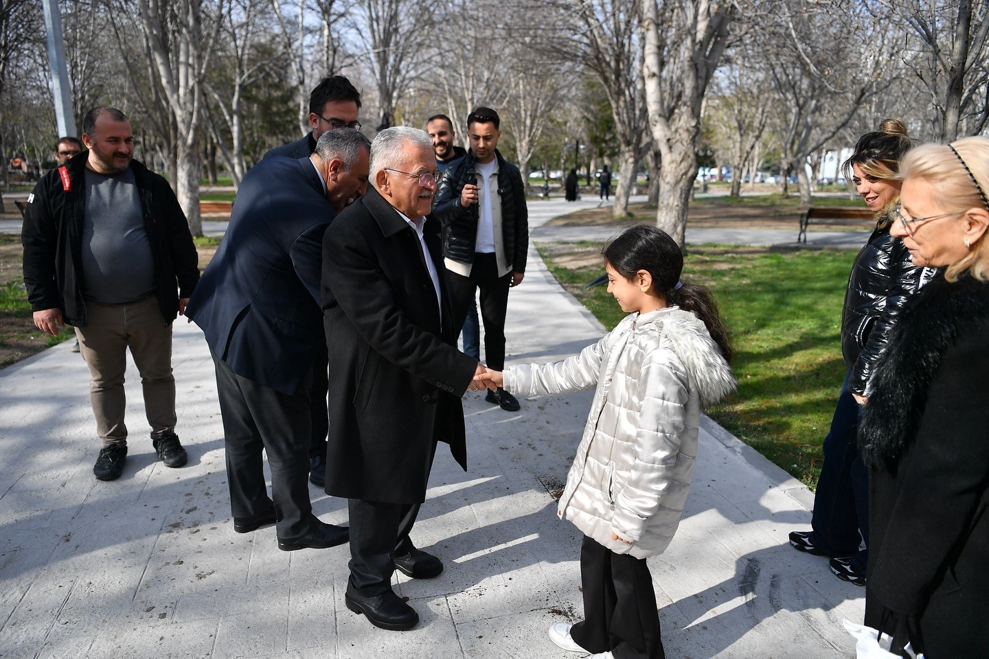 Başkan Büyükkılıç, Mimarsinan Parkı’nda vatandaşlar ve öğrencilerle bir araya geldi
