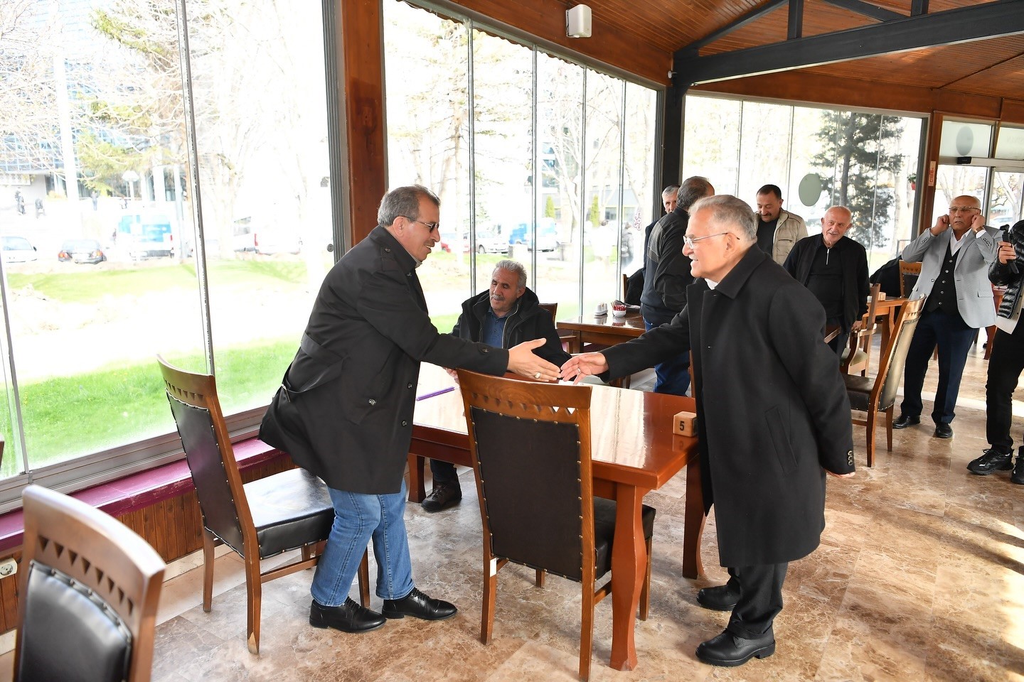 Başkan Büyükkılıç, Mimarsinan Parkı’nda vatandaşlar ve öğrencilerle bir araya geldi
