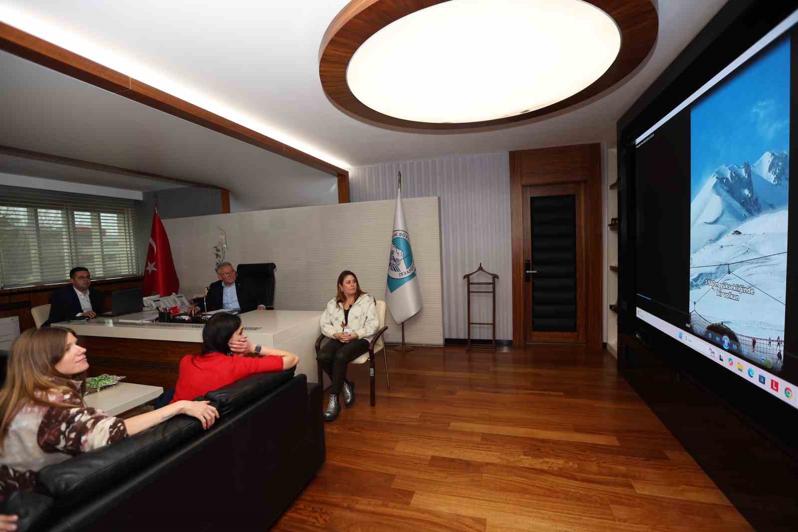 Başkan Büyükkılıç, Paris Büyükelçiliği Kültür ve Tanıtma Müşavirliği heyetini ağırladı
Başkan Büyükkılıç, Paris Büyükelçiliği Kültür ve Tanıtma Müşavirliği heyetini ağırladı