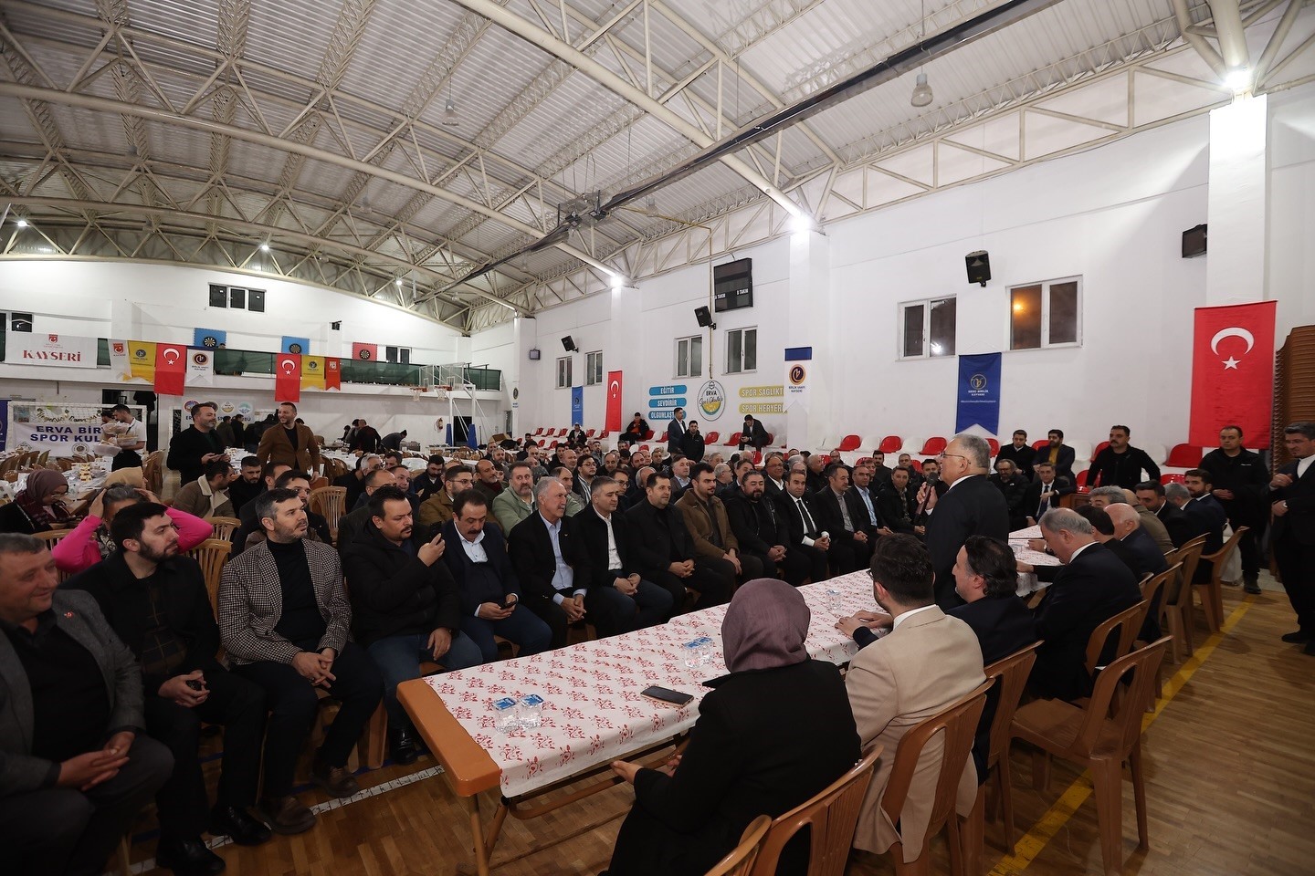 Başkan Büyükkılıç, Ramazan’ın bereketini iki ayrı iftarda vatandaşlarla paylaştı
