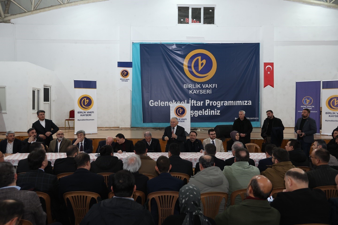 Başkan Büyükkılıç, Ramazan’ın bereketini iki ayrı iftarda vatandaşlarla paylaştı
