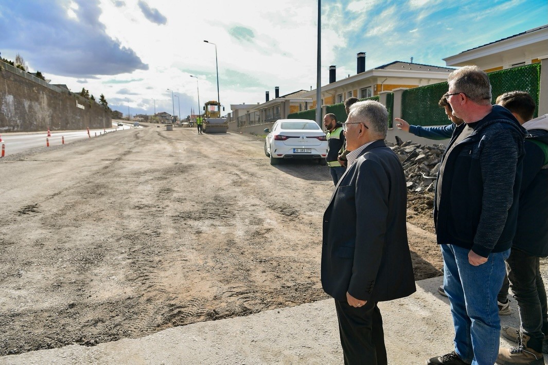 Başkan Büyükkılıç: "Şehrimizin ulaşım ağının konforu ve hizmet kalitesi artıyor"
Başkan Büyükkılıç: "Şehrimizin ulaşım ağının konforu ve hizmet kalitesi artıyor"