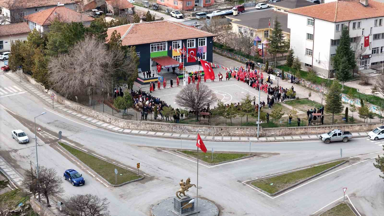 Başkan Büyükkılıç sözünü tuttu: Sarıoğlan’da nevruz coşkusu mehteranla taçlandı
