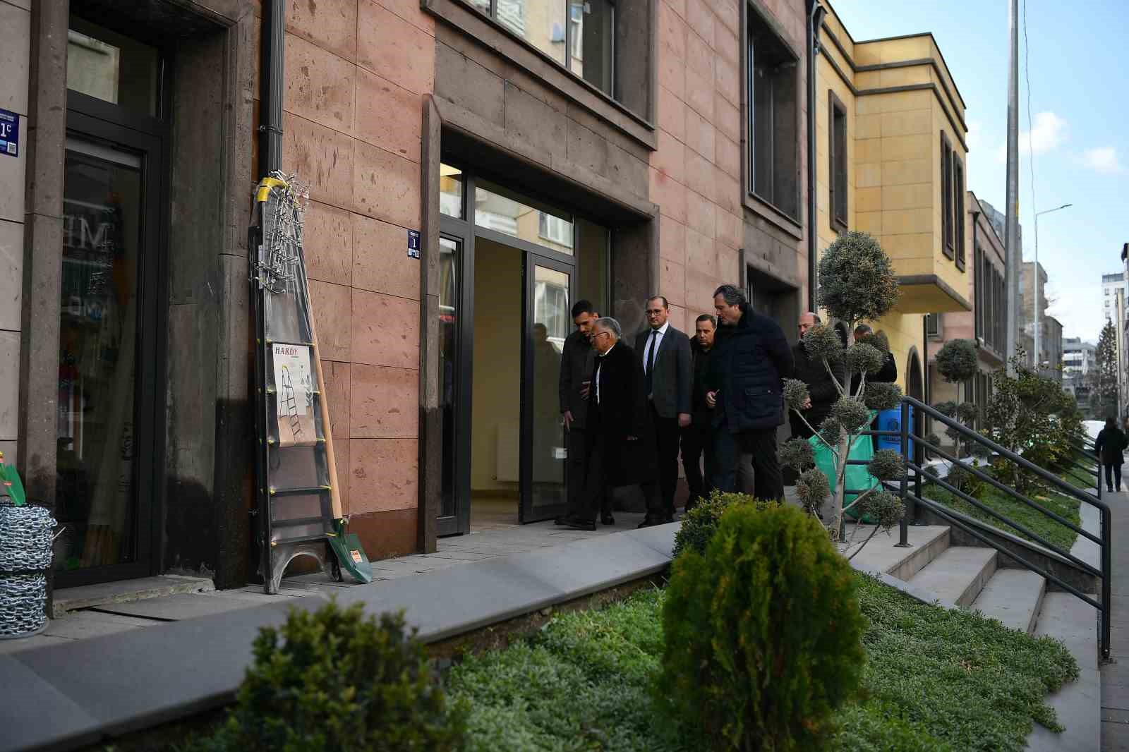 Başkan Büyükkılıç, Suriçi Camikebir Kentsel Dönüşüm Projesi’nde incelemelerde bulundu
