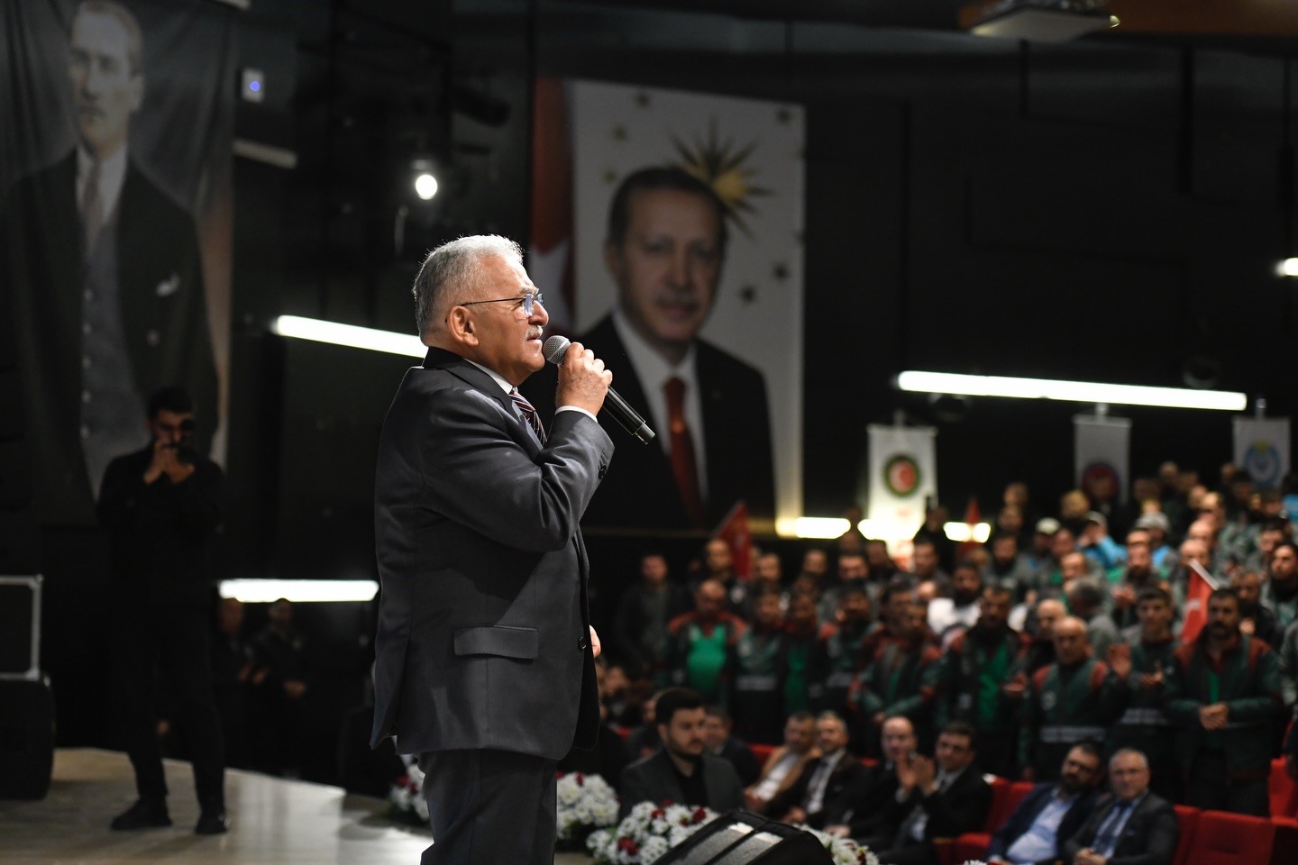 Başkan Büyükkılıç, Toplu İş Sözleşme Töreni’nde personelin sevincine ortak oldu
