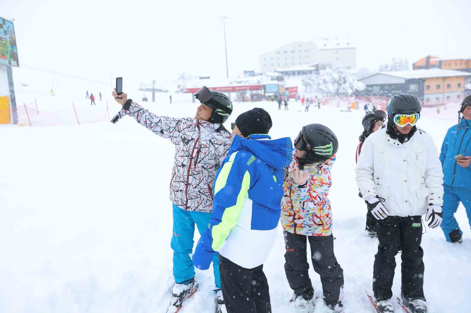 Başkan Büyükkılıç, Türkiye’nin kış turizminde amiral gemisi Erciyes’te
