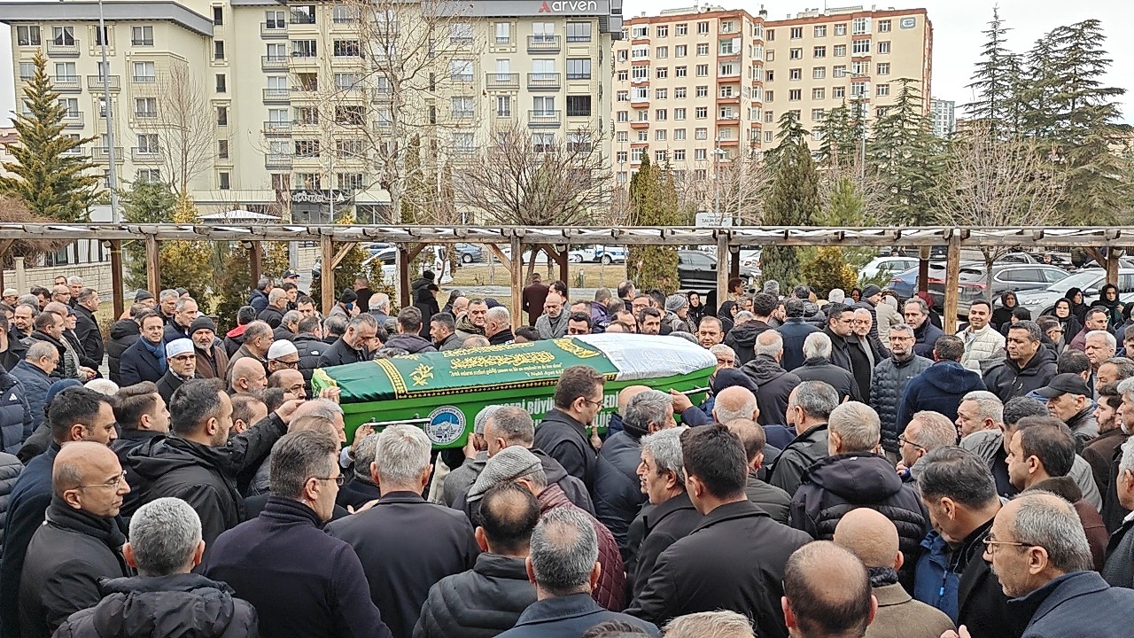 Başkan Büyükkılıç’ın kayınvalidesi toprağa verildi
