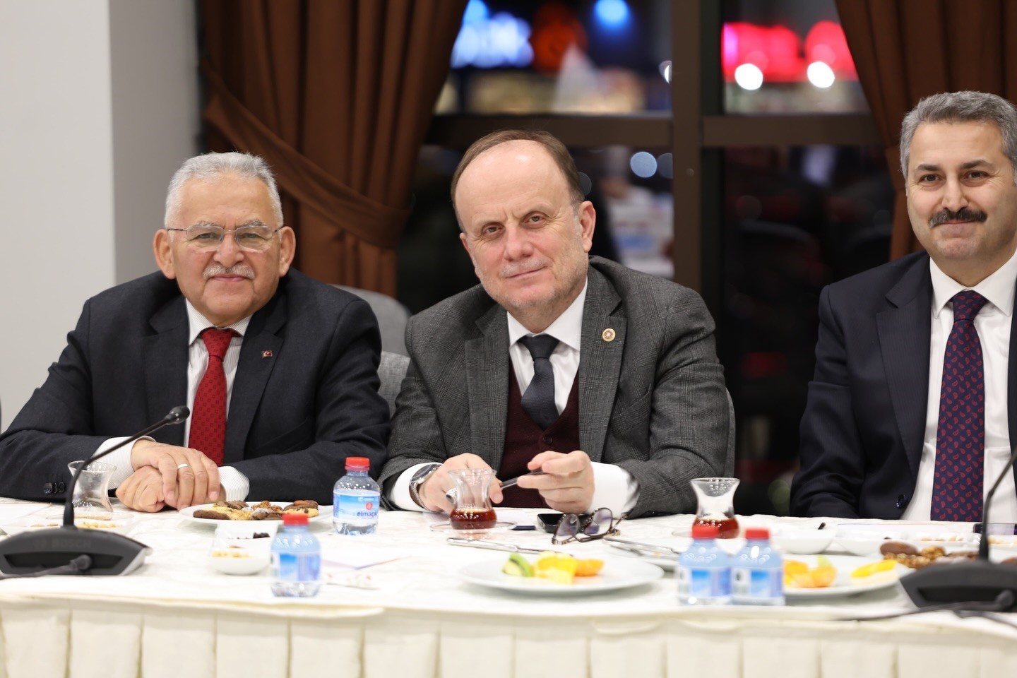 Başkan Büyükkılıç’tan Ankara çıkarması: Spor hedefleri ve yerel yönetim vizyonu masada
Başkan Büyükkılıç’tan Ankara çıkarması: Spor hedefleri ve yerel yönetim vizyonu masada