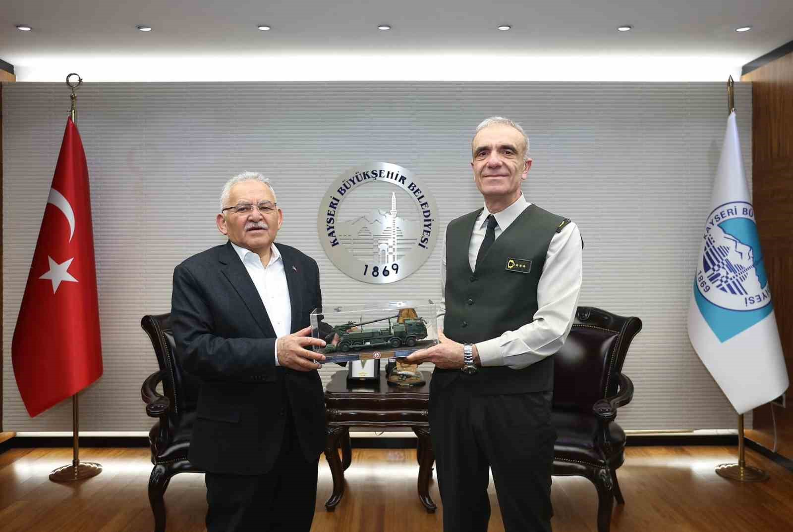 Başkan Büyükkılıç’tan birlik mesajı: Büyükşehir’de ziyaretçi rüzgarı
