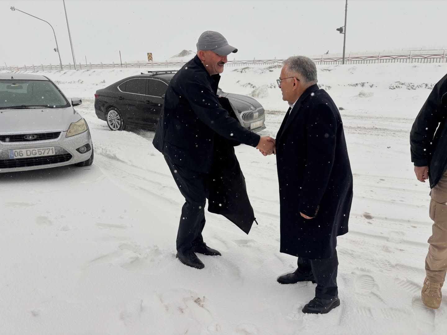 Başkan Büyükkılıç’tan Erciyes Kayak Merkezi’nde esnaf ziyareti
