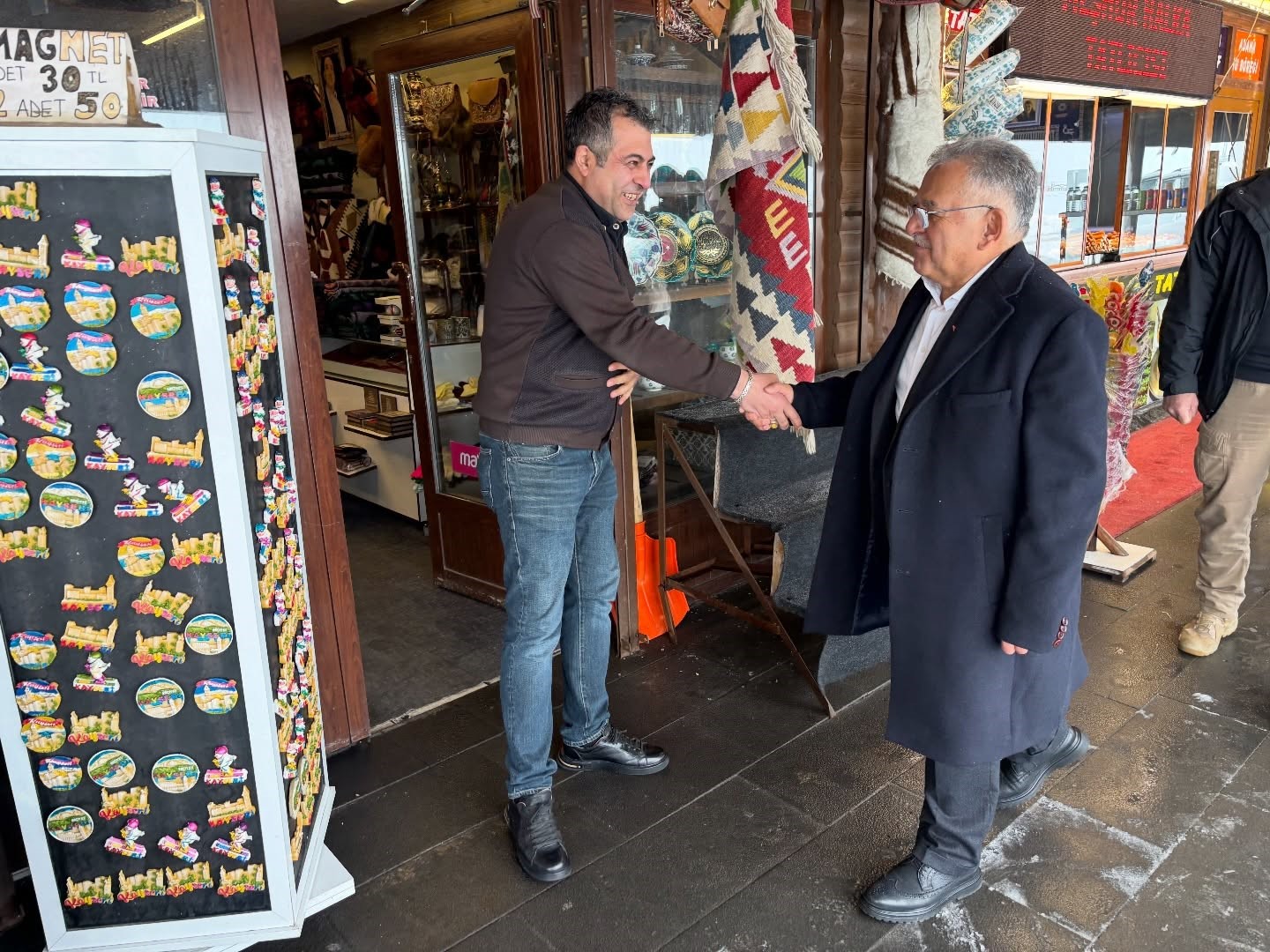 Başkan Büyükkılıç’tan Erciyes Kayak Merkezi’nde esnaf ziyareti
