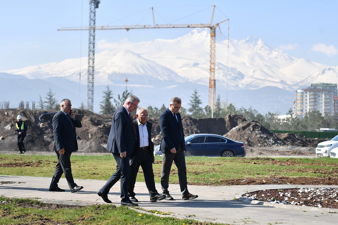 Başkan Büyükkılıç’tan Kartal Katlı Kavşağı’na yakın takip: "Verimli bir şekilde çalışmalar sürüyor"
