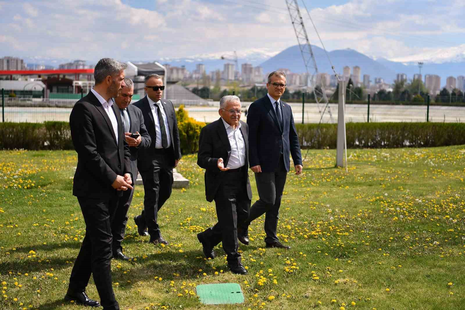 Başkan Büyükkılıç’tan Kayseri’ye İç Anadolu’nun en büyük Aquaparkı müjdesi
