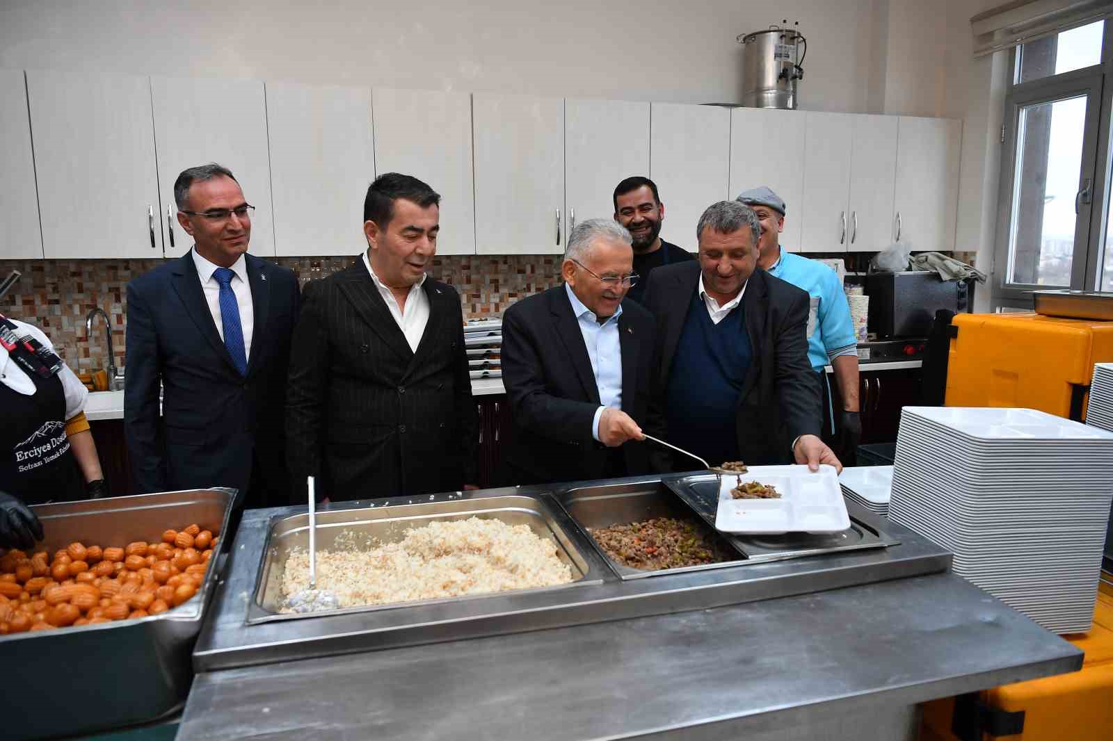 Başkan Büyükkılıç’tan Tomarza ve Bünyan’da Ramazan-ı Şerif buluşması
