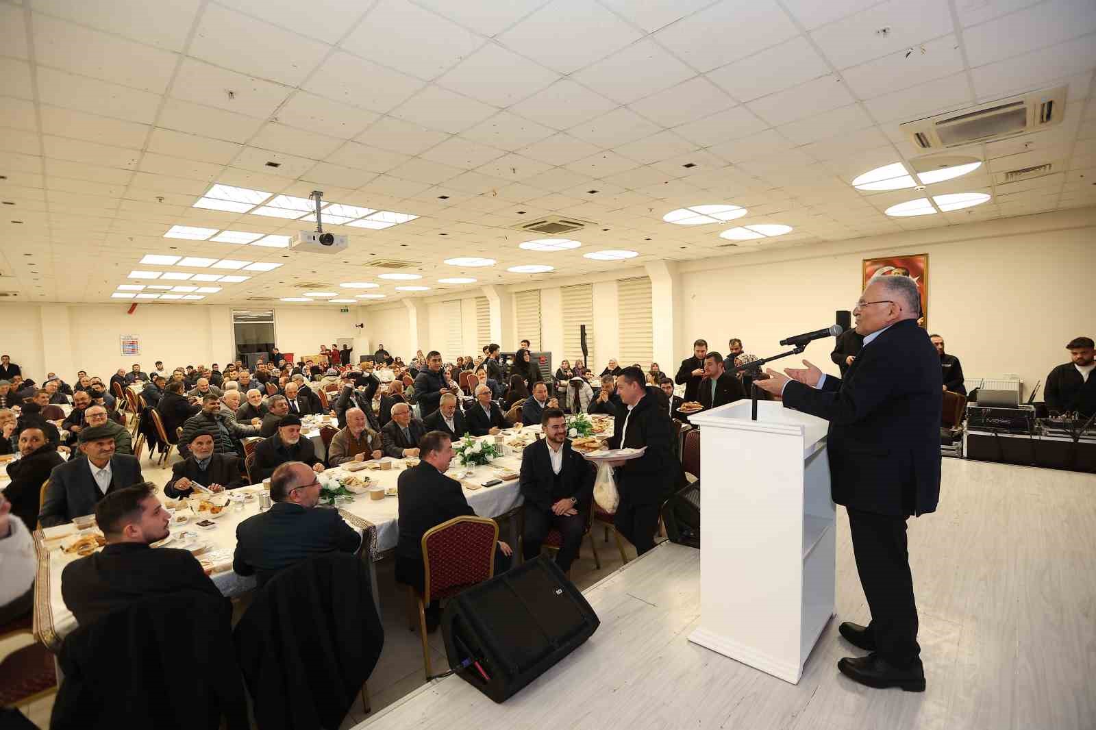 Başkan Büyükkılıç’tan Yahyalı ve Yeşilhisar’a Ramazan ayı ziyaretleri
Başkan Büyükkılıç’tan Yahyalı ve Yeşilhisar’a Ramazan ayı ziyaretleri