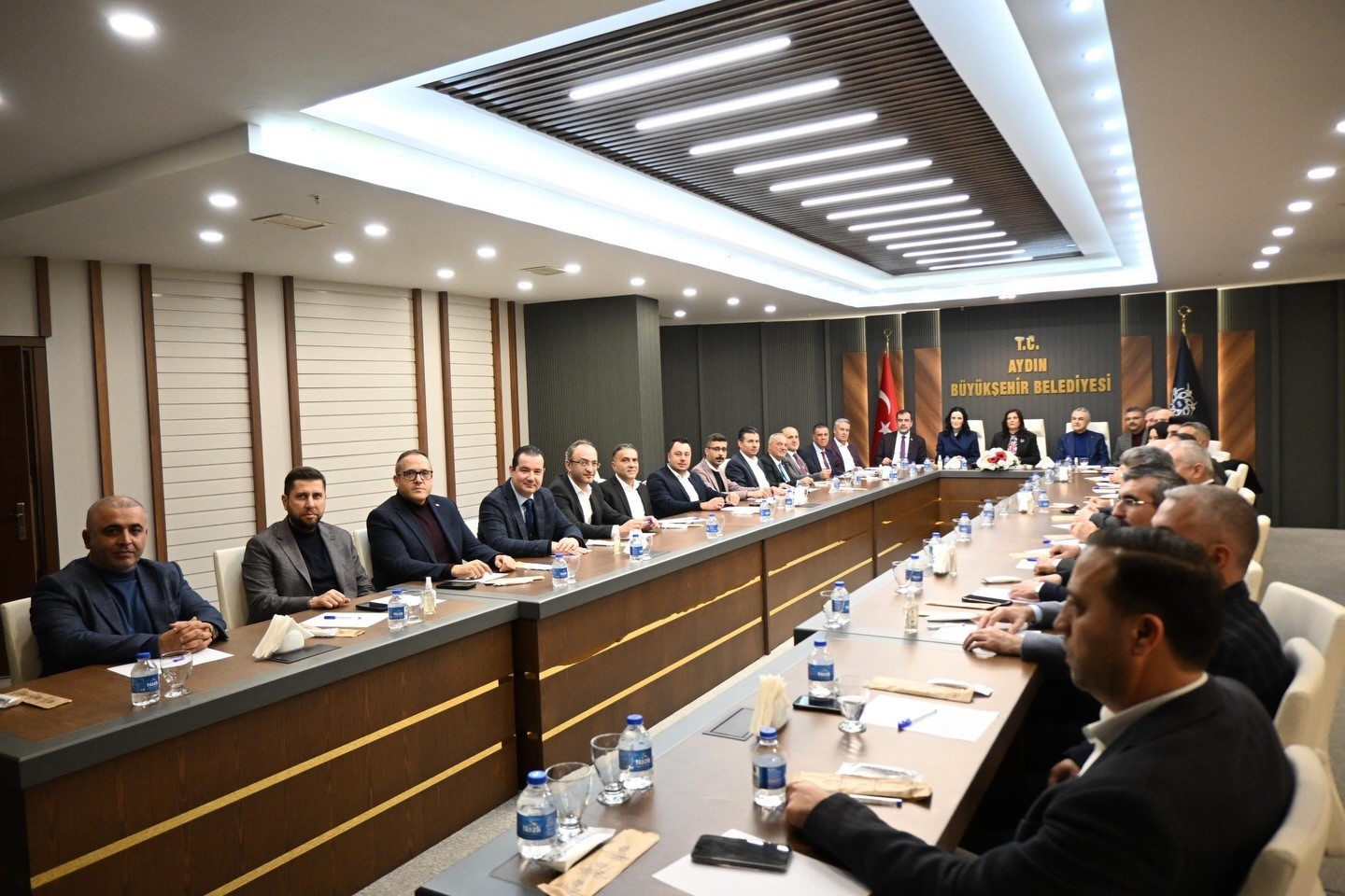 Başkan Çerçioğlu: "Aydınımız için güçlü bir kararlılıkla çalışmaya devam edeceğiz"
Başkan Çerçioğlu: "Aydınımız için güçlü bir kararlılıkla çalışmaya devam edeceğiz"