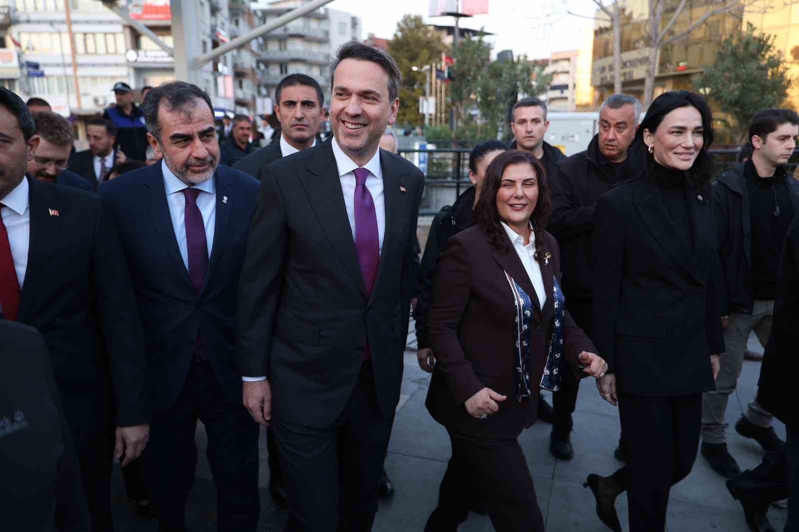 Başkan Çerçioğlu, Bakan Bayraktar ile birlikte iftarda vatandaşlarla bir araya geldi
