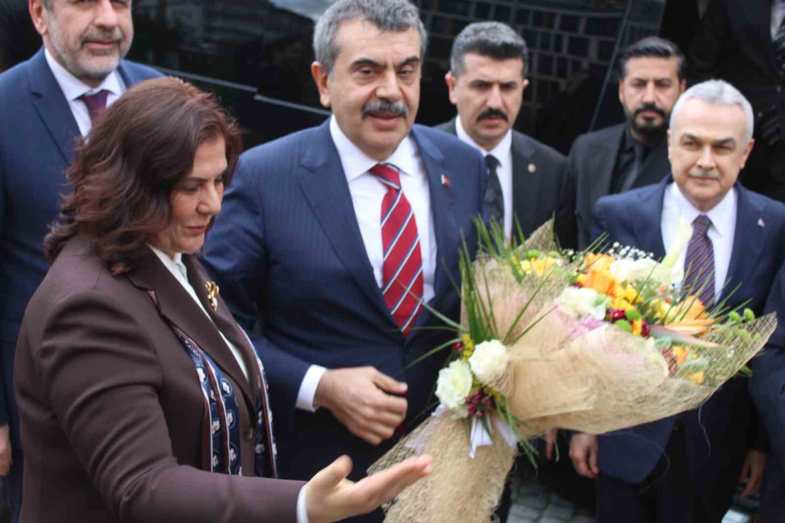 Başkan Çerçioğlu, Bakan Tekin’i ağırladı
