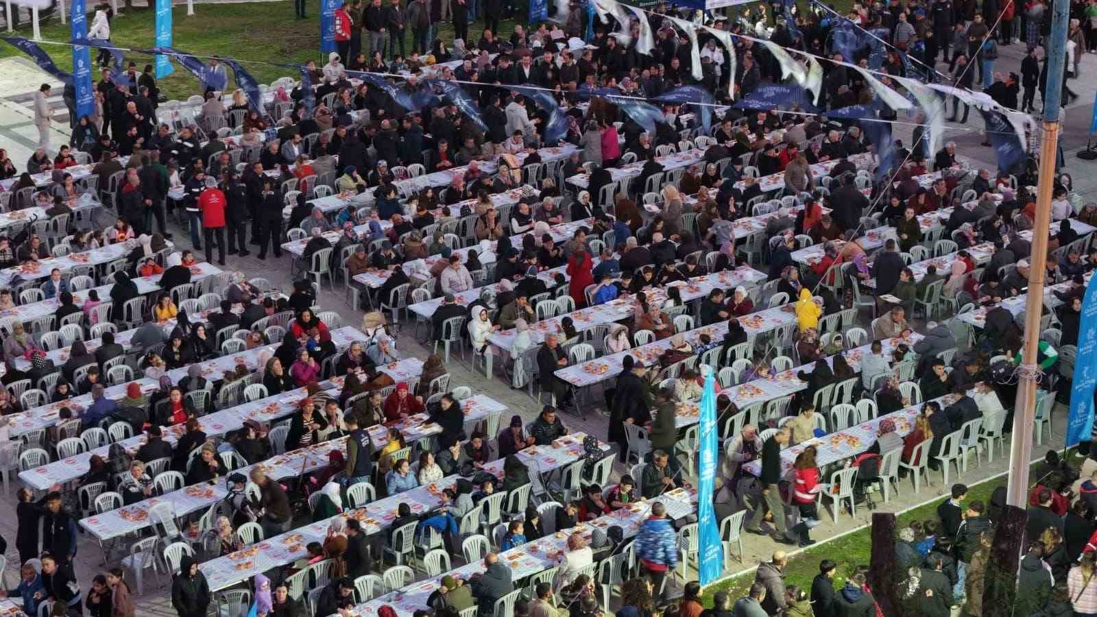 Başkan Çerçioğlu, İncirliova’da vatandaşlarla iftar sofrasında buluştu
