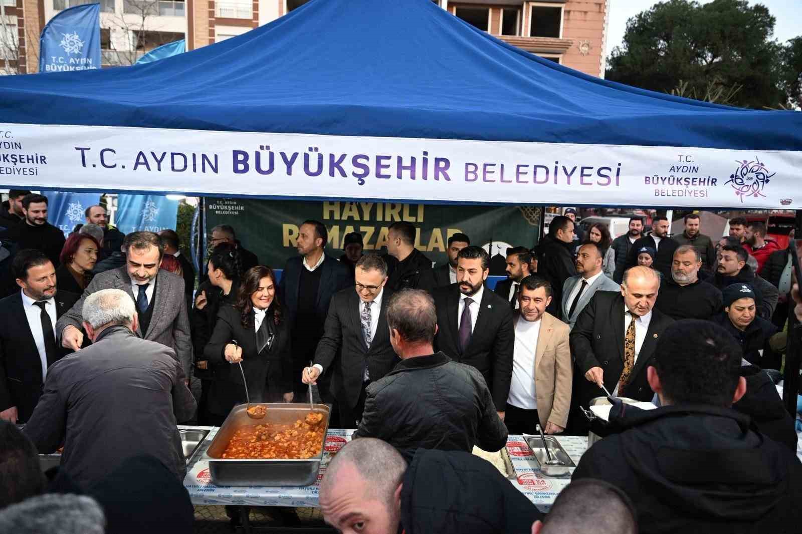 Başkan Çerçioğlu, İncirliova’da vatandaşlarla iftar sofrasında buluştu
