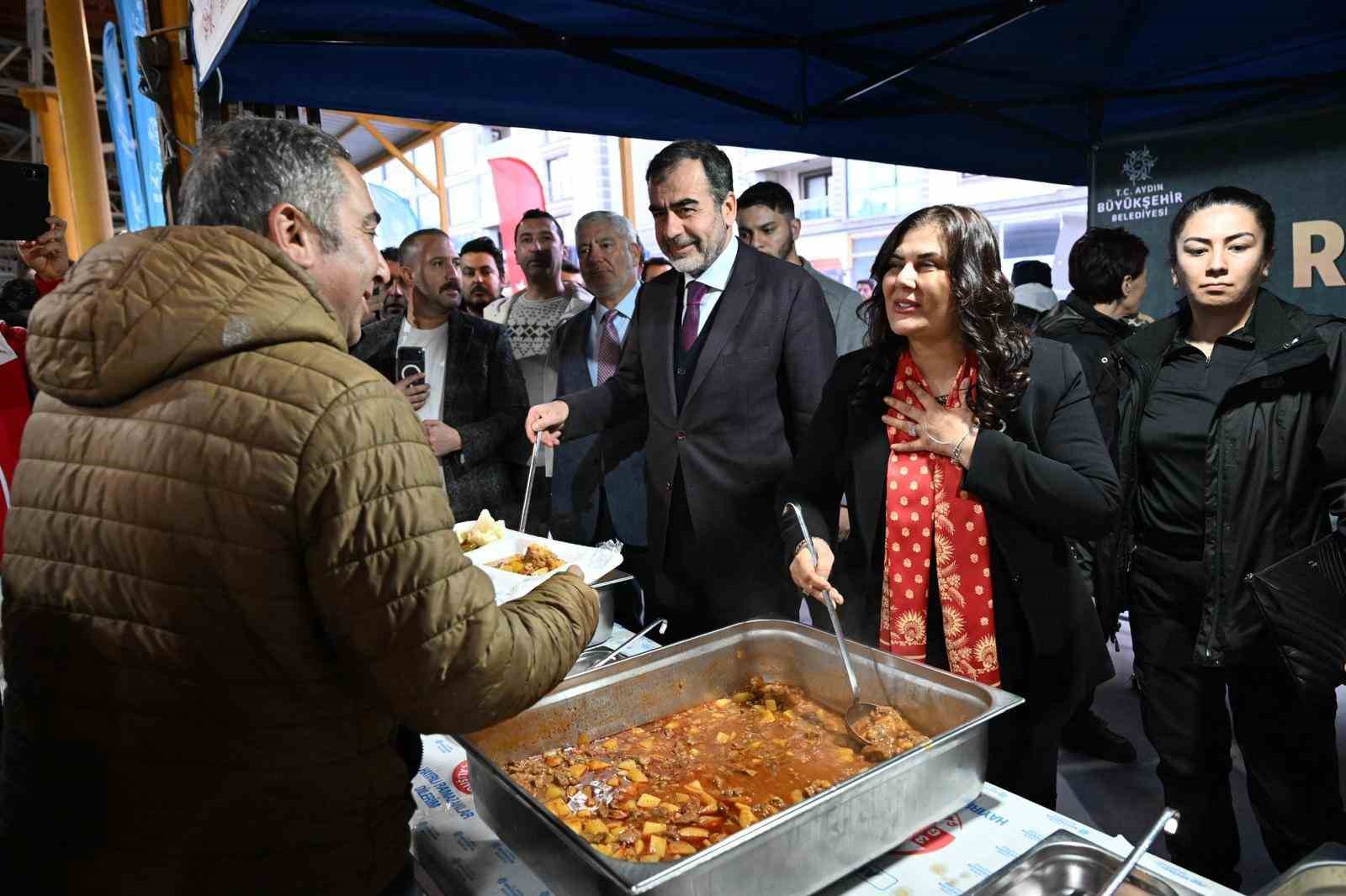 Başkan Çerçioğlu Söke’de kurulan iftar sofrasında vatandaşlarla buluştu
