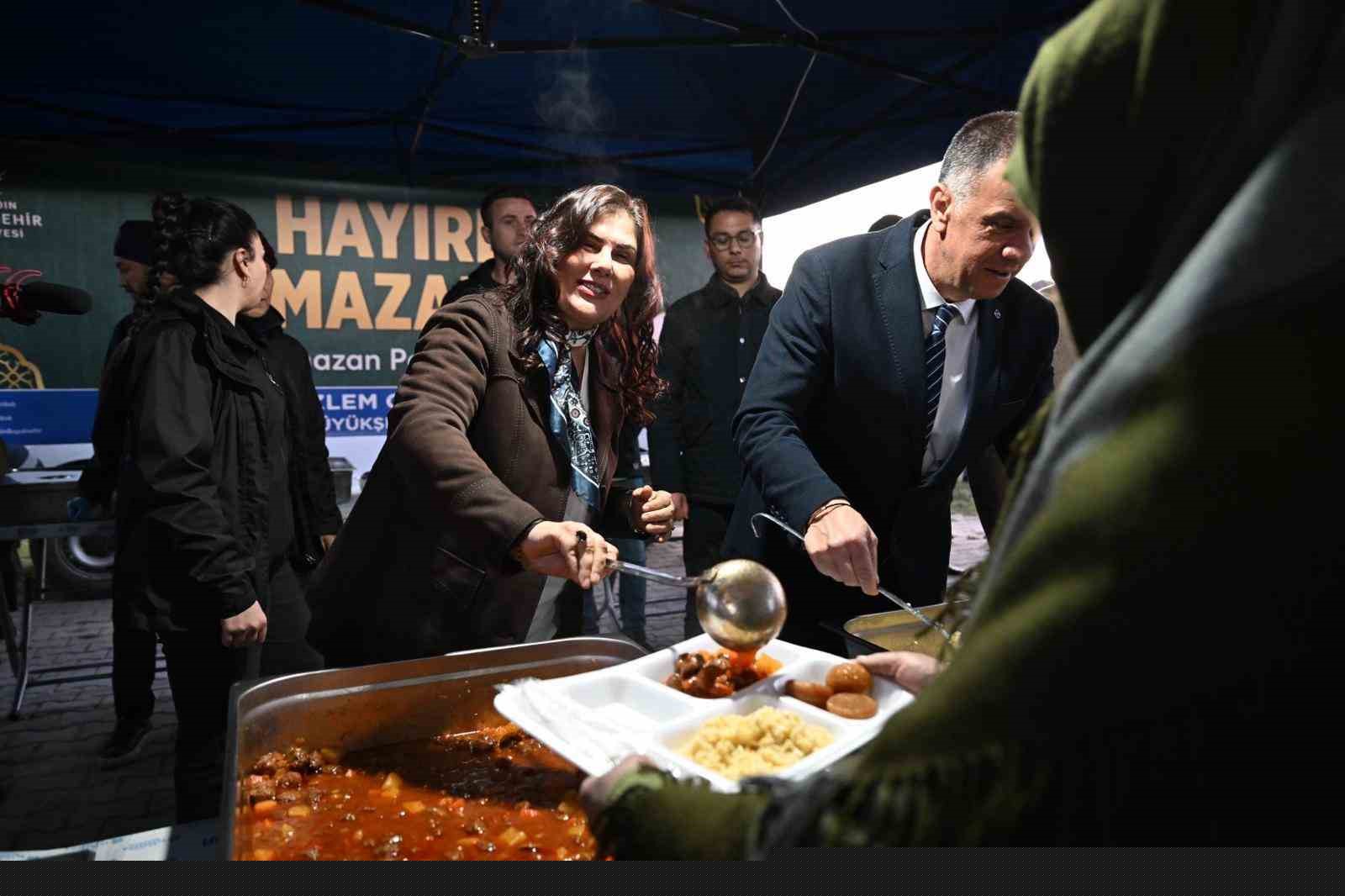 Başkan Çerçioğlu Yenipazar’da vatandaşlarla iftar sofrasında buluştu
